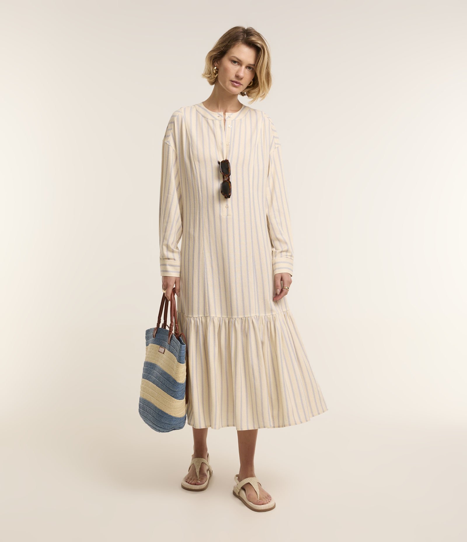 Vestido Chemise Midi Manga 3/4 em Viscolinho Listrado Branco/ Azul 3