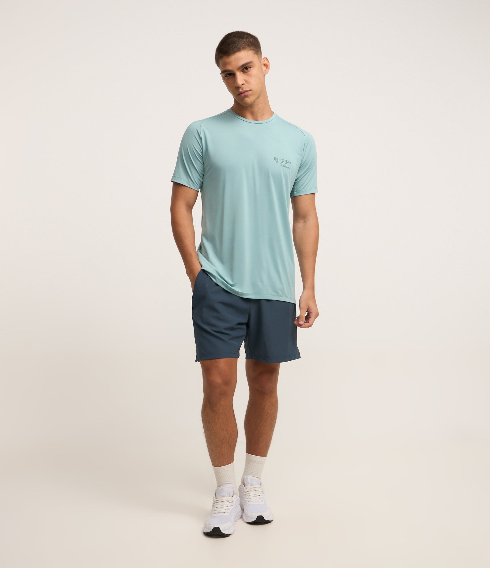 Camiseta Esportiva em Tecnologia Dry com Estampa Laser Curt e Cava Raglan Azul 2