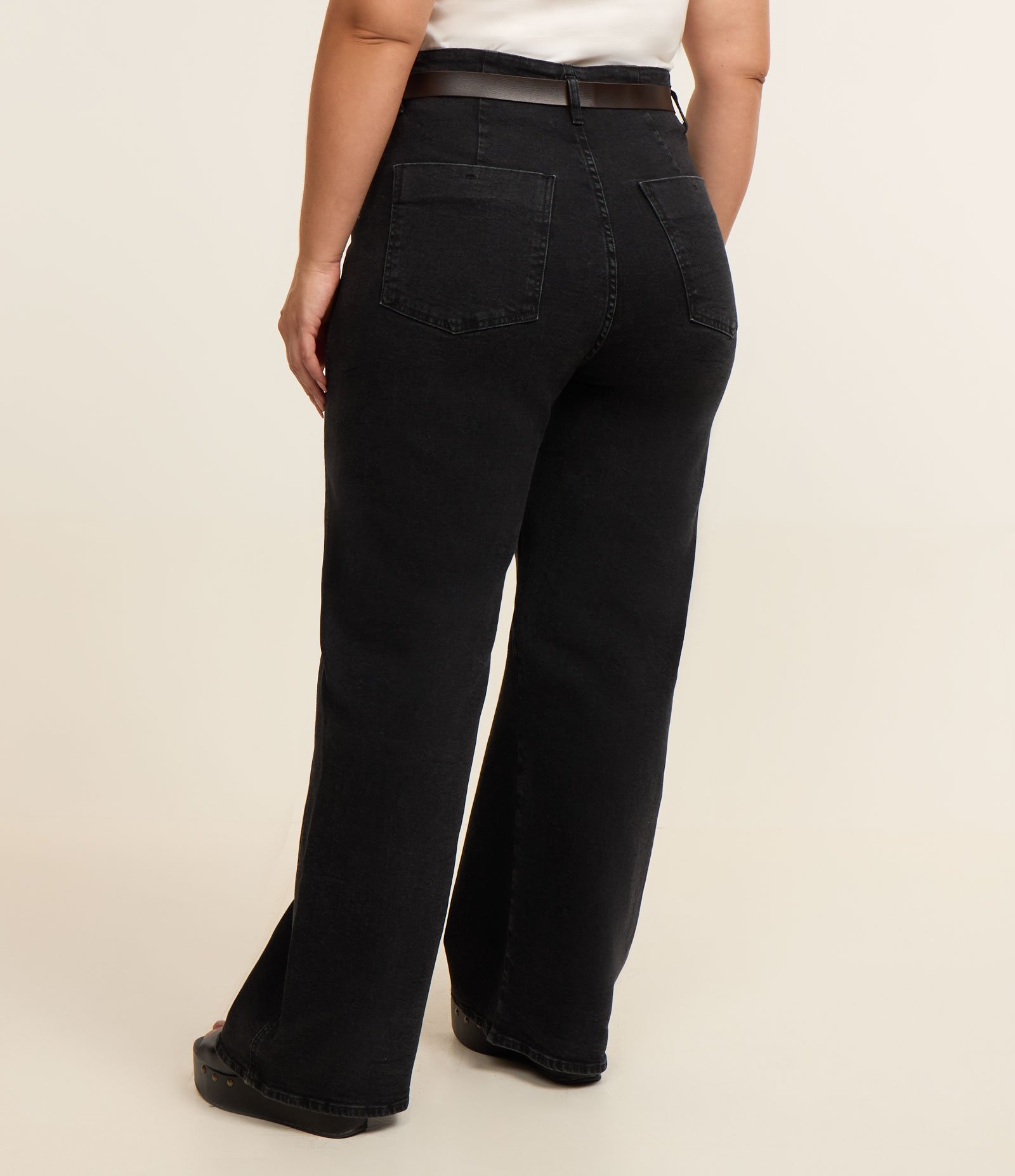 Calça Wide Leg em Jeans com Cinto Curve & Plus Size Preto 3