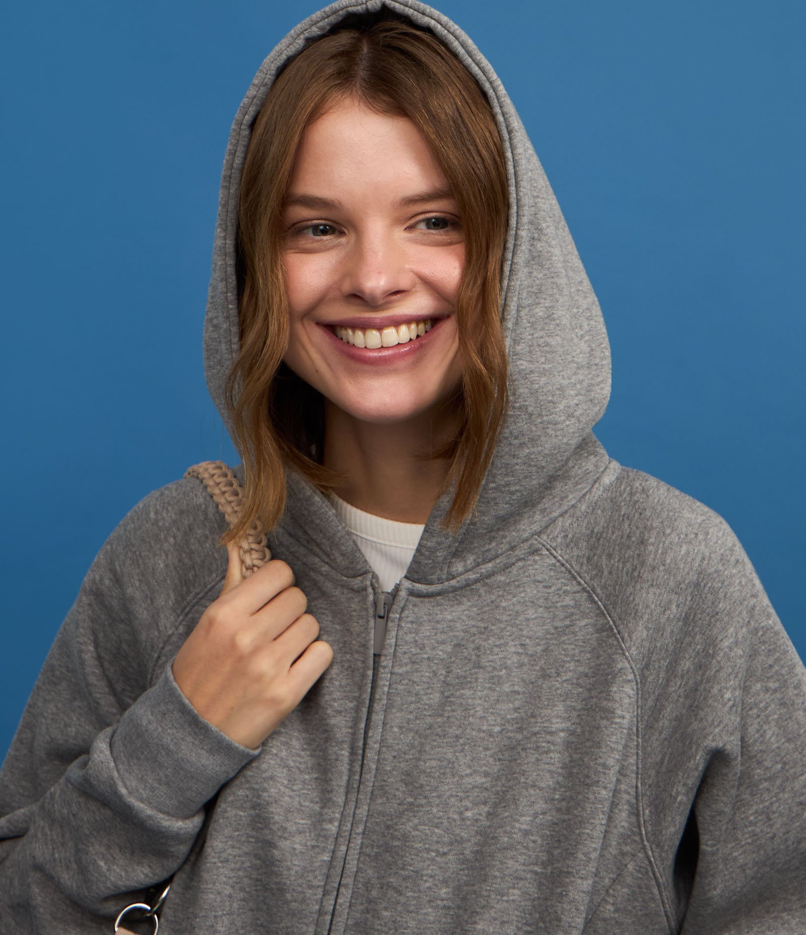 Casaco em Moletom com Capuz e Bolso Canguru Cinza 4