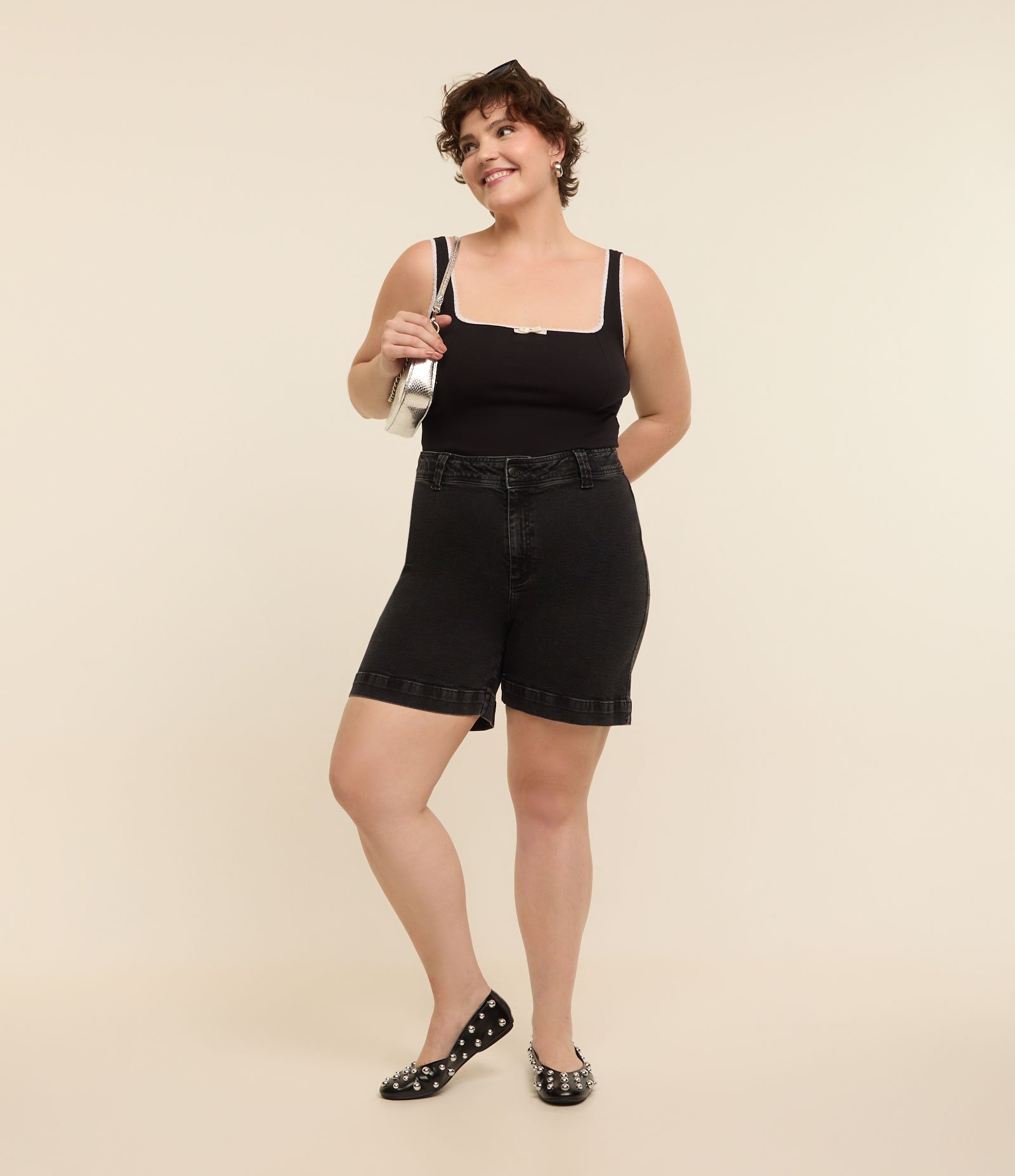 Bermuda Jeans com Elastano e Barra Larga Curve & Plus Size Preto 1