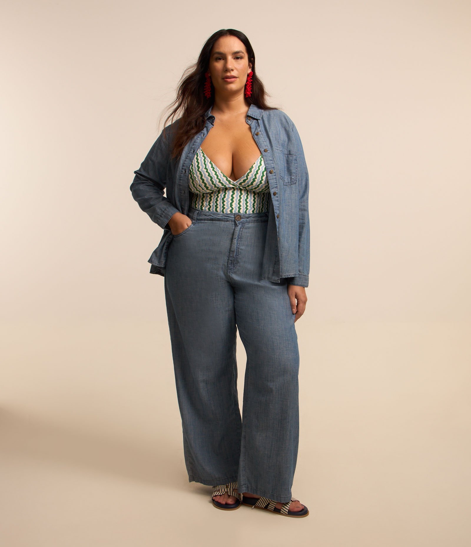 Calça Pantalona em Jeans Curve & Plus Size Azul 1