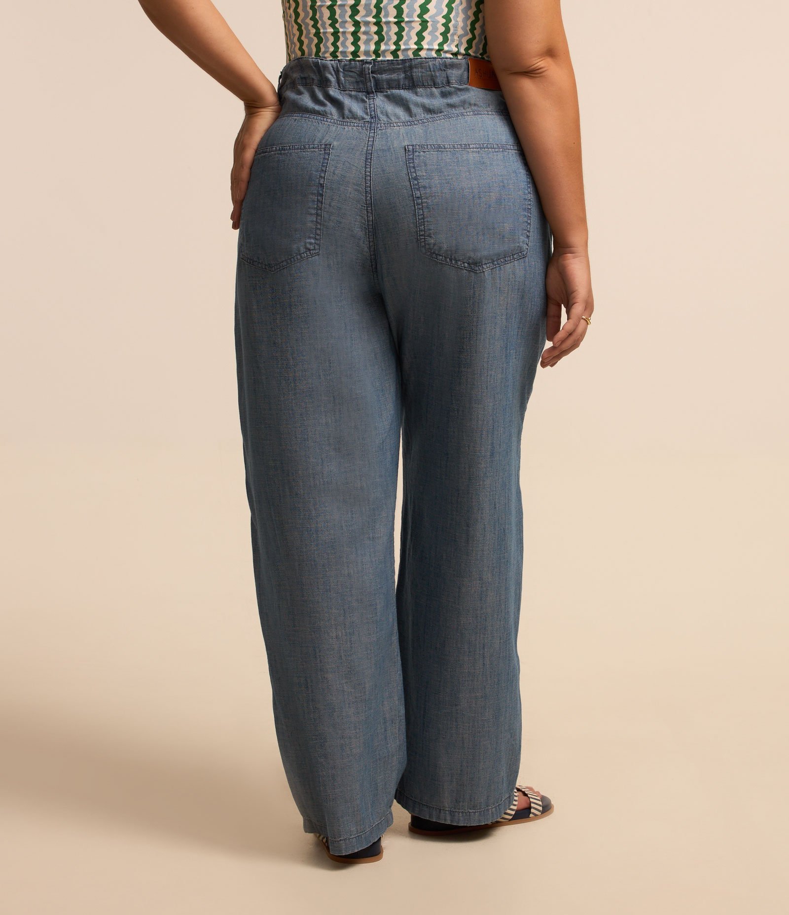 Calça Pantalona em Jeans Curve & Plus Size Azul 3