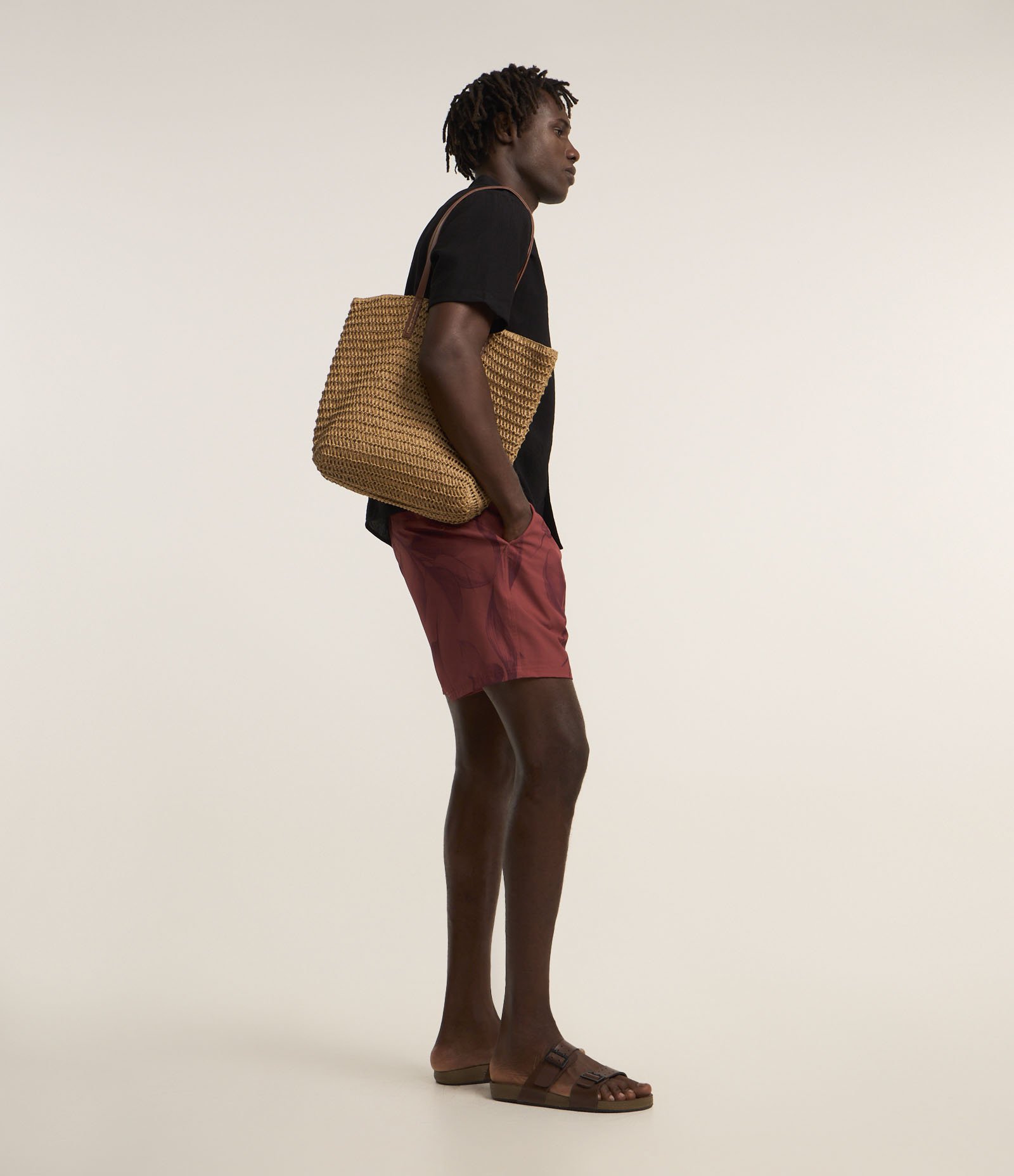 Bermuda em Microfibra com Cós Elástico e Estampa de Folhagem Vermelho 5