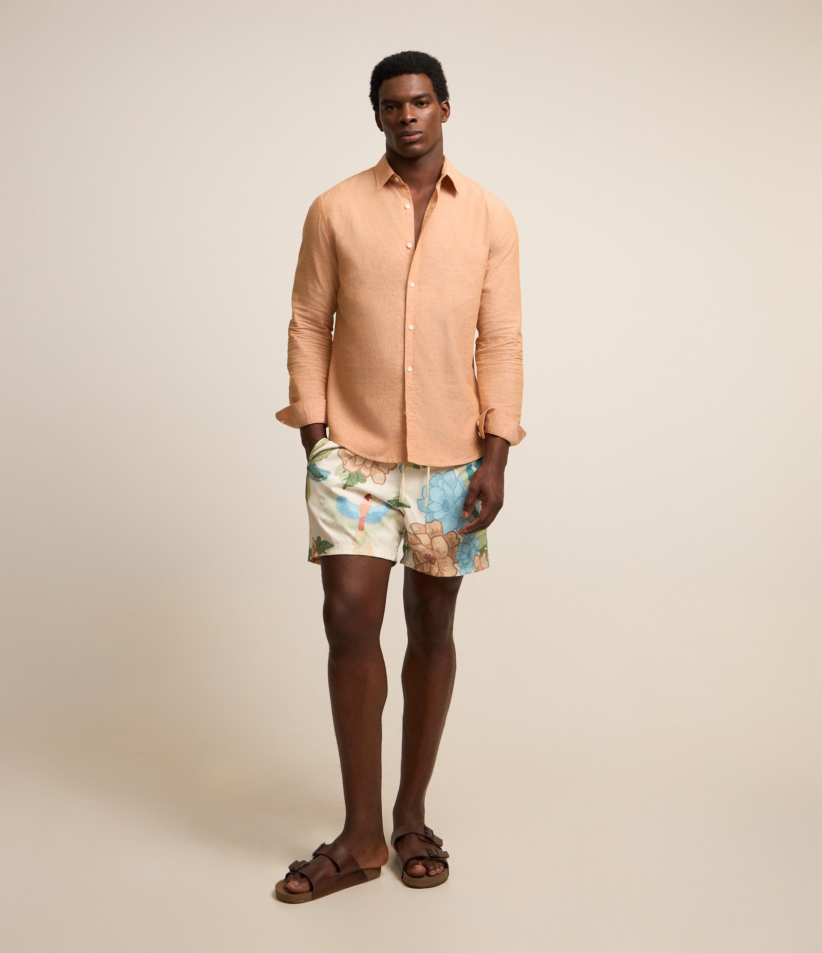 Camisa Regular Básica em Linho com Gola Colarinho 3