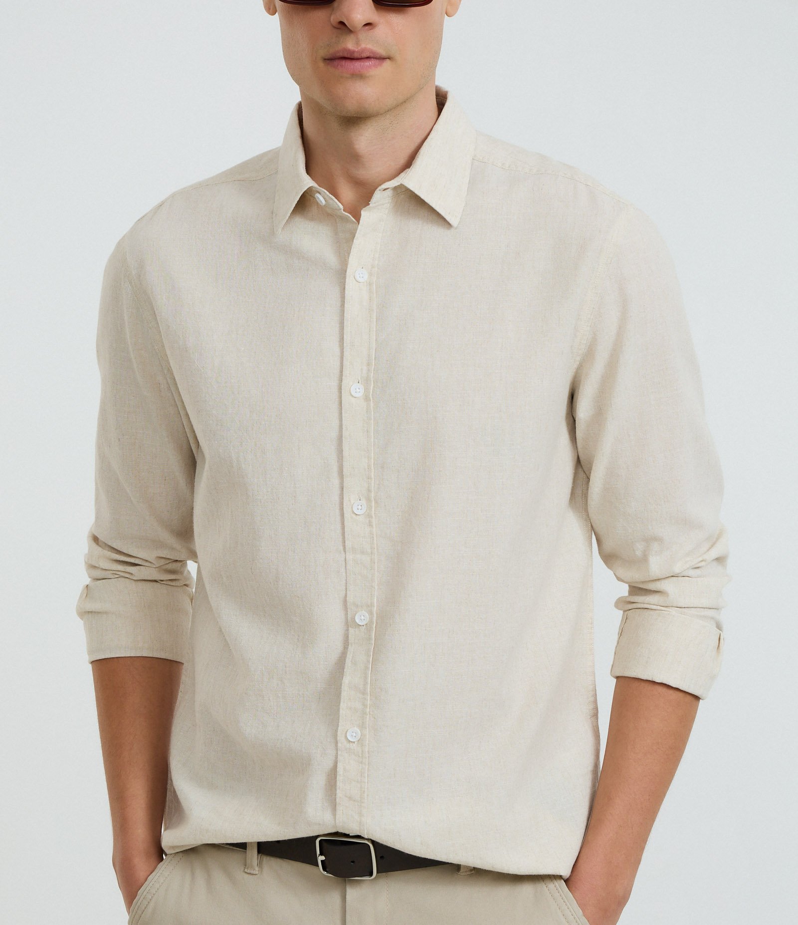 Camisa Regular Básica em Linho com Gola Colarinho Bege Médio 3