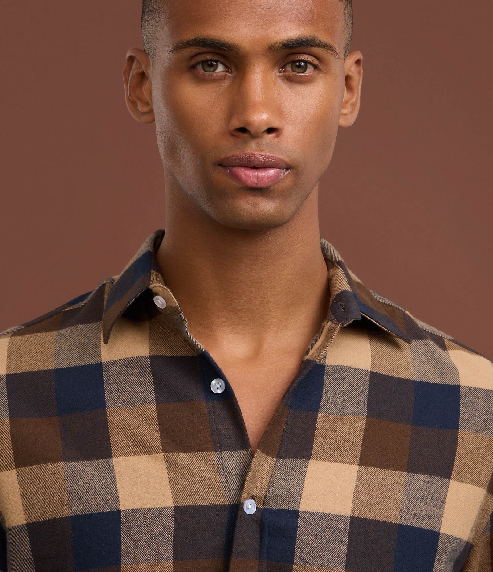 Camisa Comfort em Algodão com Estampa Xadrez e Manga Longa Marrom/Azul 3