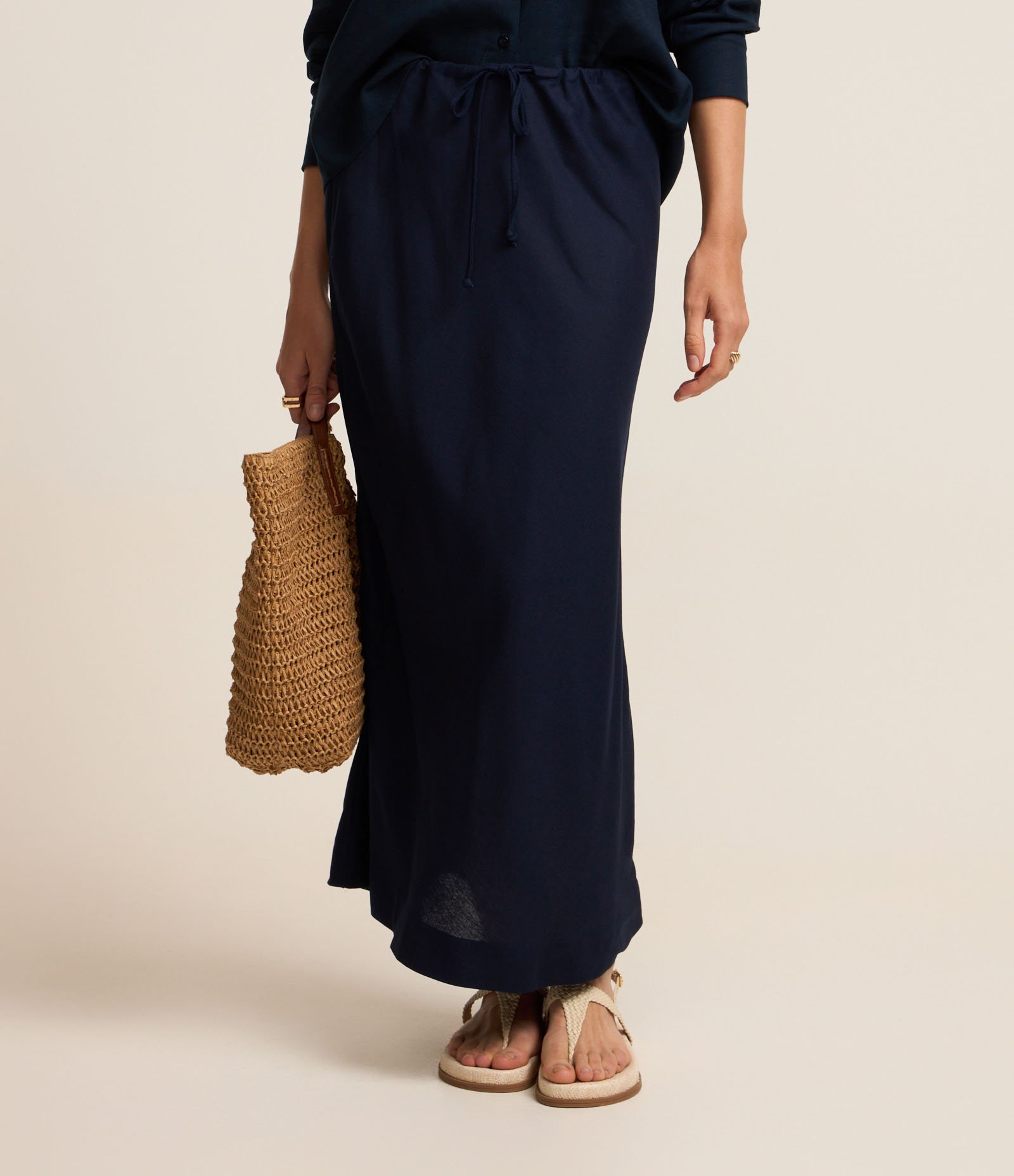 Saia Midi em Viscolinho com Amarração no Cós 3