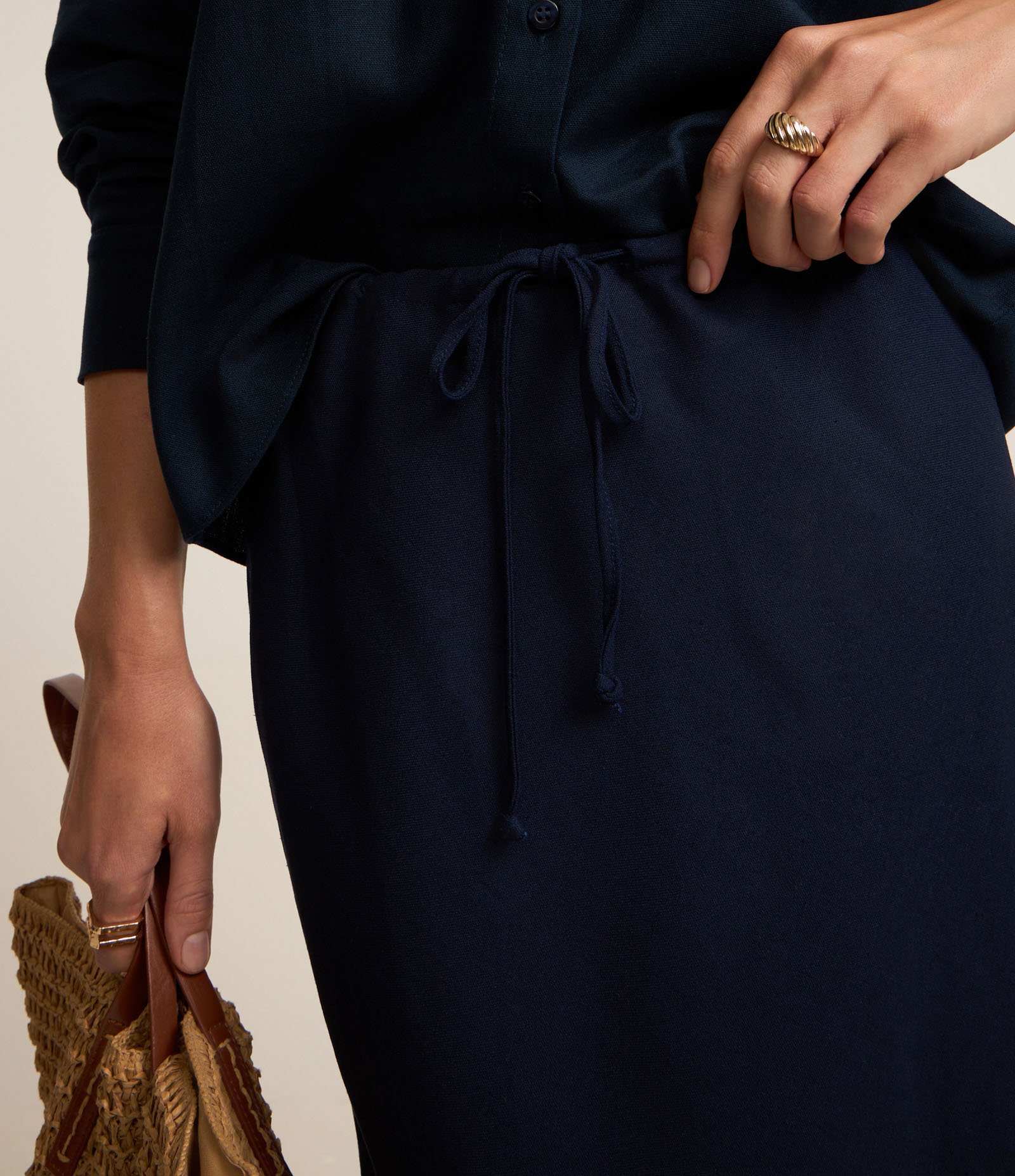 Saia Midi em Viscolinho com Amarração no Cós 4