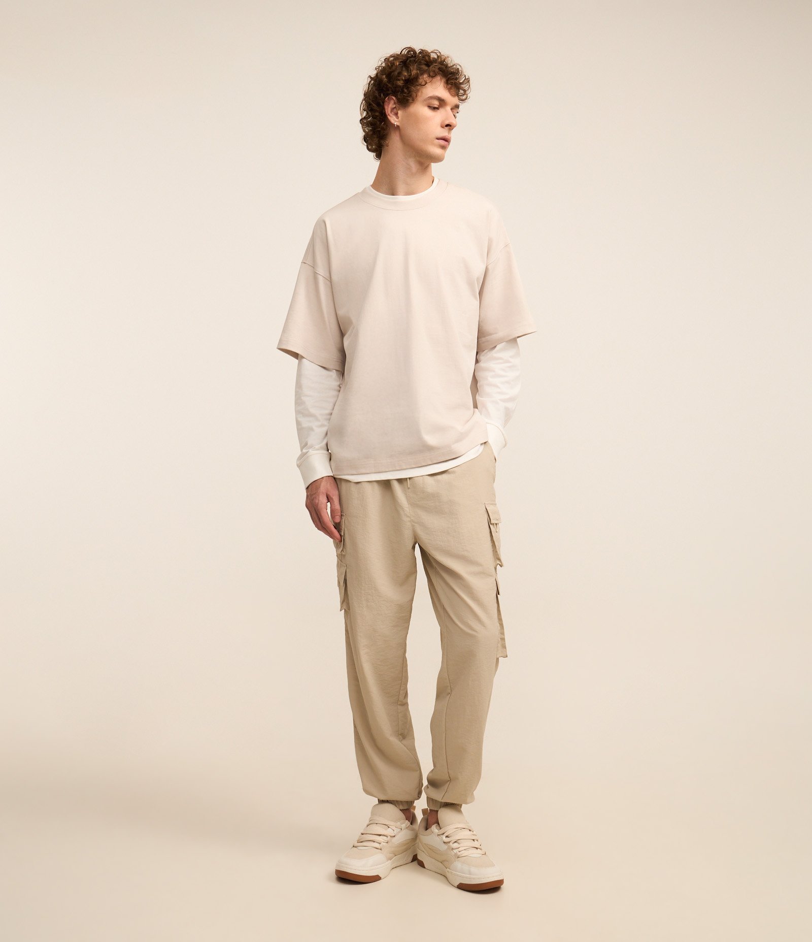 Calça Jogger em Poliamida com Bolsos Laterais Bege 1