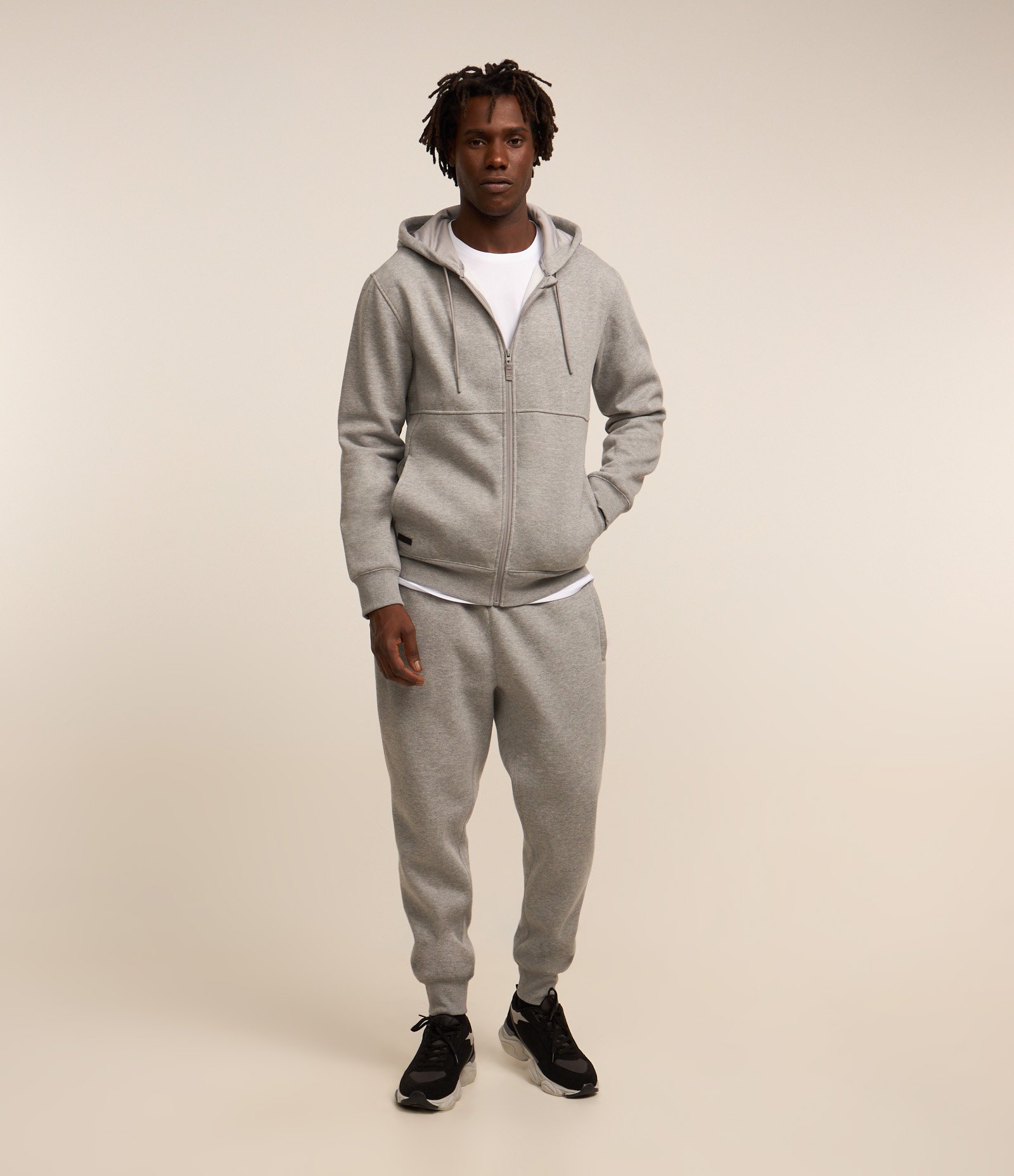 Casaco Básico em Moletom com Capuz e Zíper Frontal Cinza Médio 2