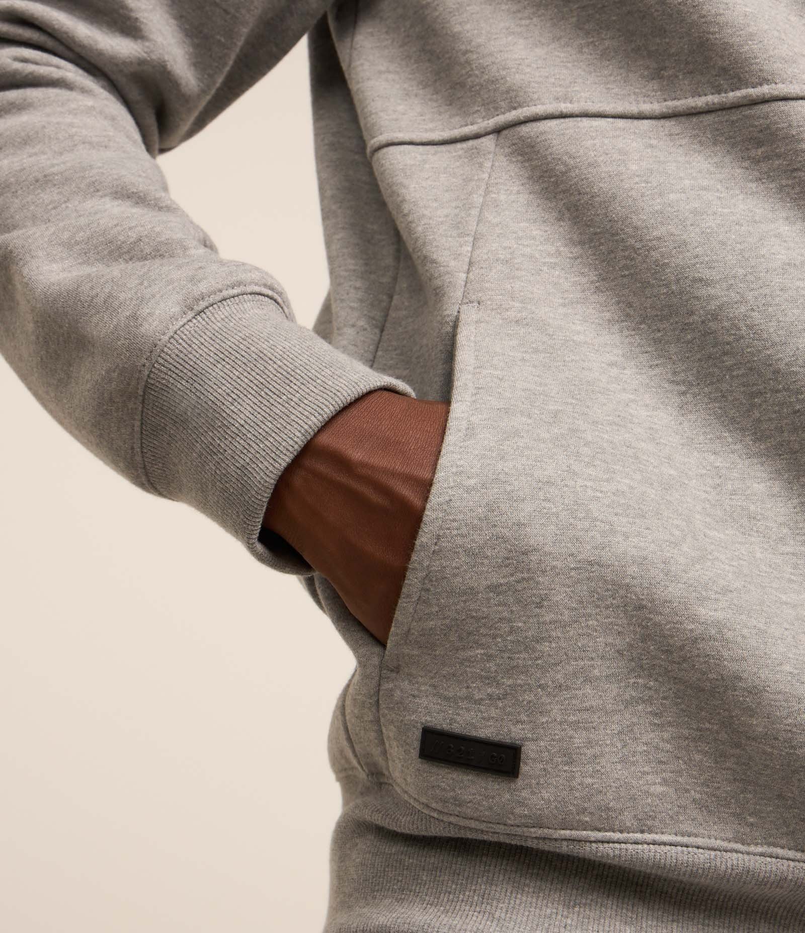 Casaco Básico em Moletom com Capuz e Zíper Frontal Cinza Médio 4