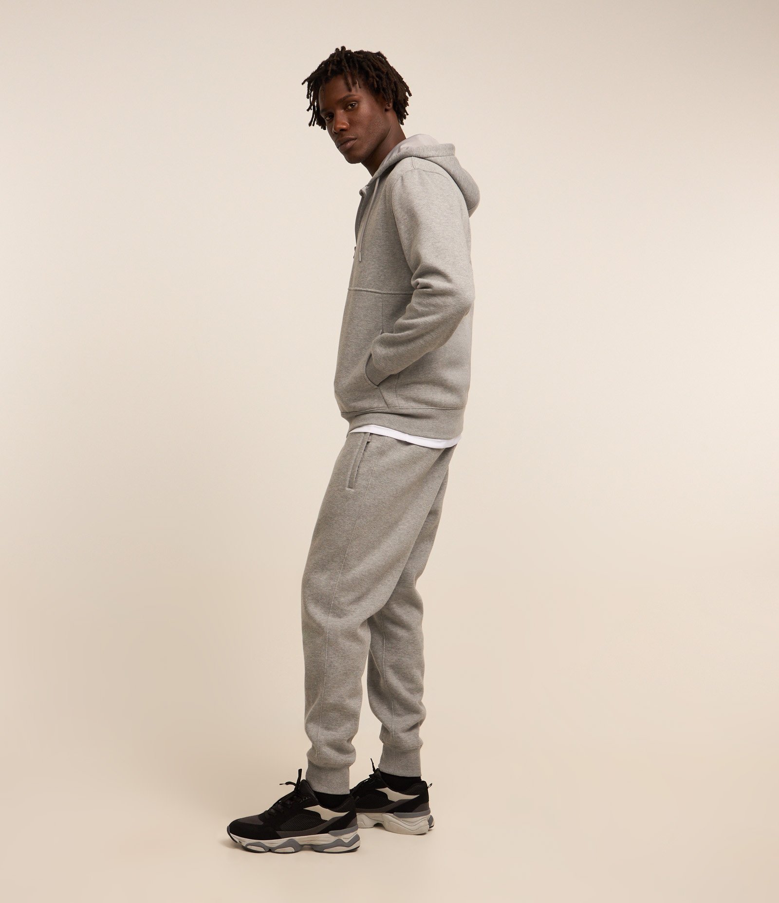 Casaco Básico em Moletom com Capuz e Zíper Frontal Cinza Médio 5