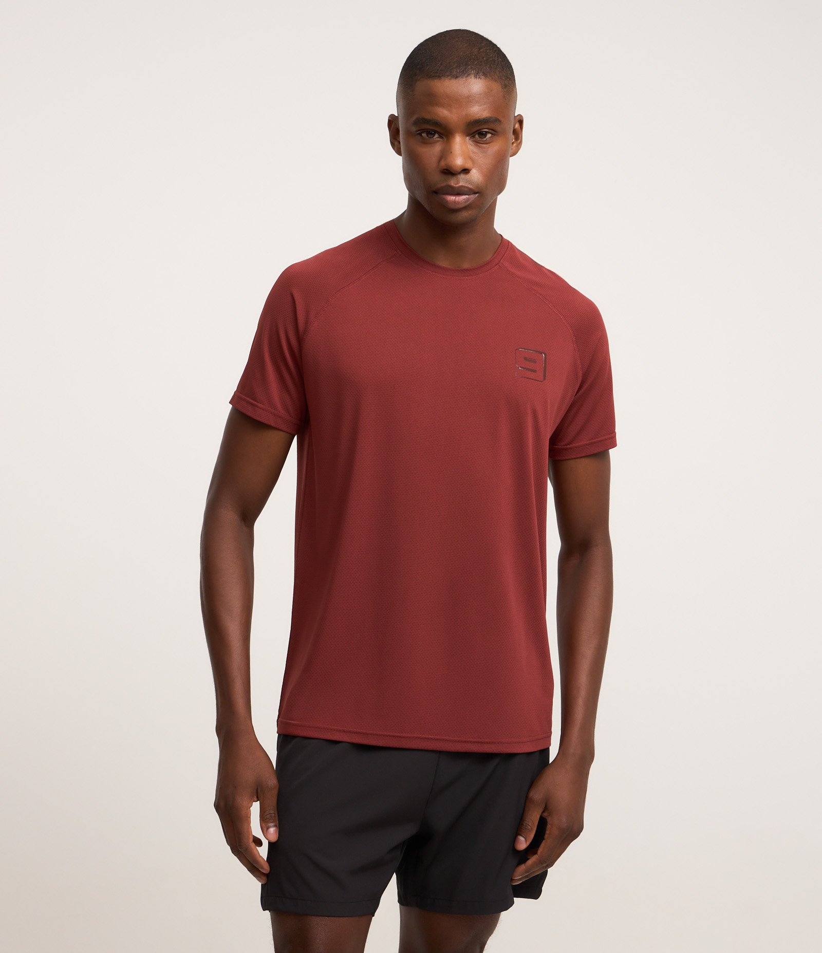 Camiseta Esportiva em Tecnologia Dry com Textura e Estampa Lettering Refletiva Vermelho 1