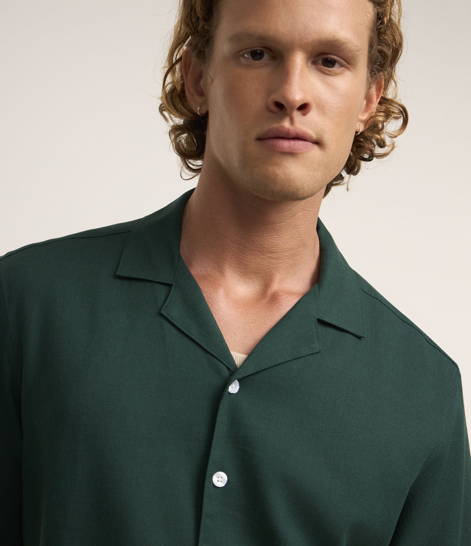 Camisa Boxy em Linho com Gola Bowling Verde 3