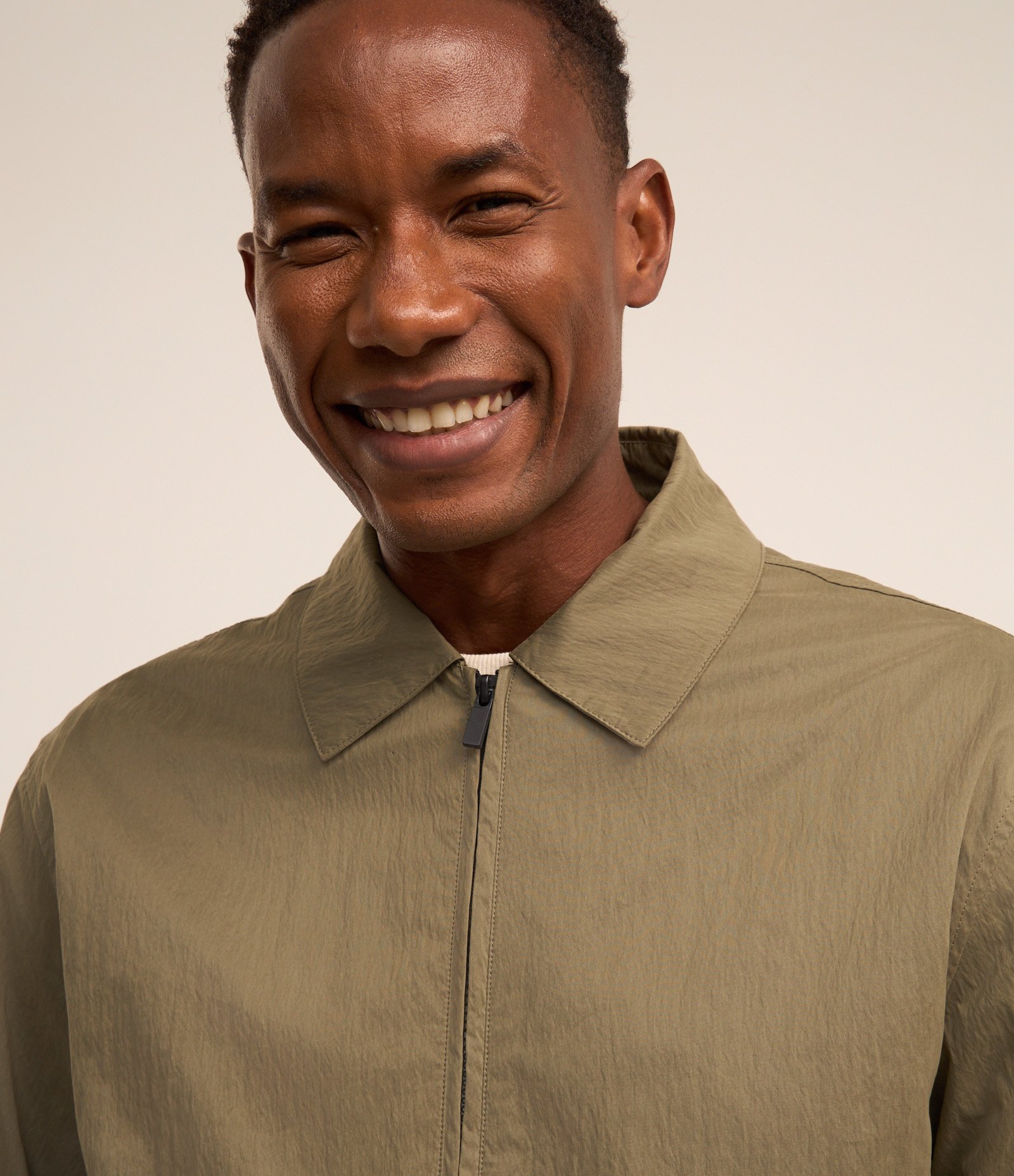 Jaqueta Bomber com Bolso Lapela Verde 4