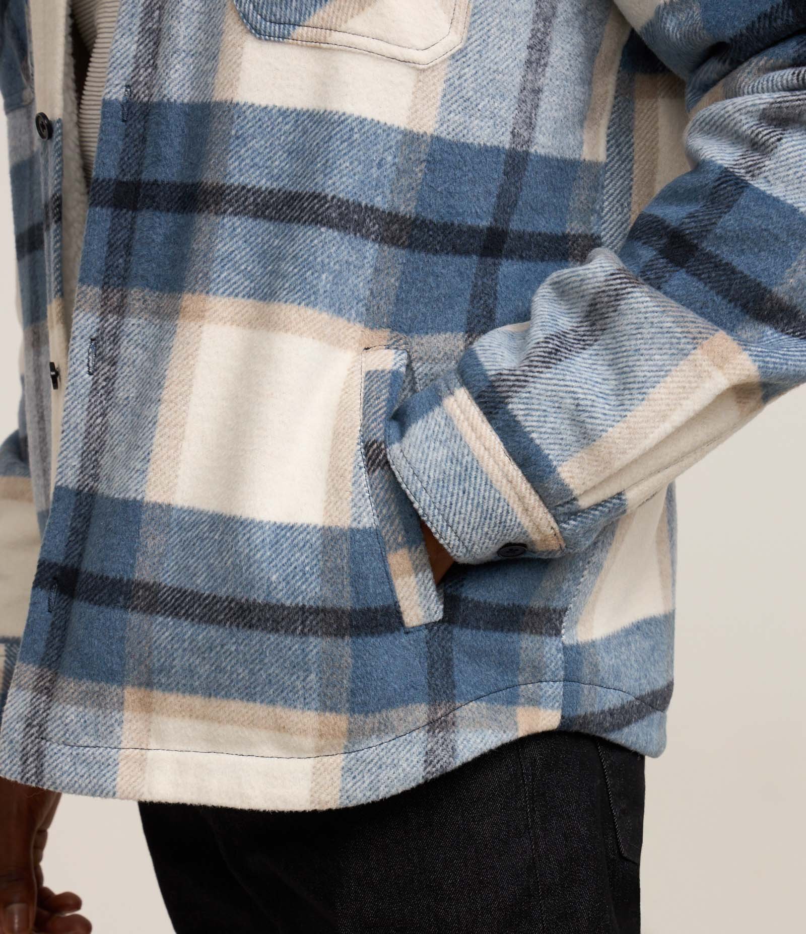 Jaqueta Trucker em Veludo com Estampa Xadrez 4