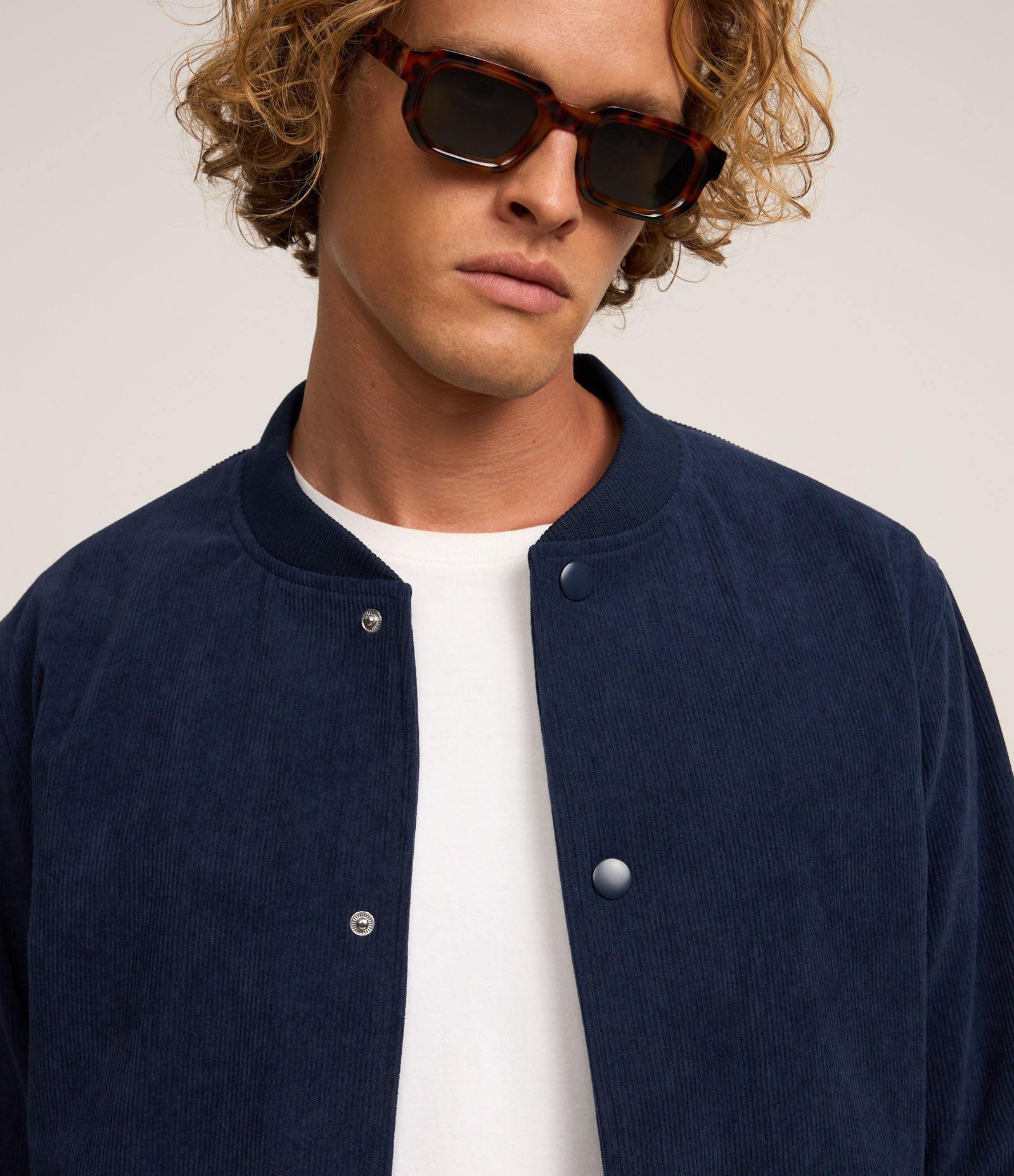 Jaqueta Bomber em Veludo Cotelê com Botões Forrados 3