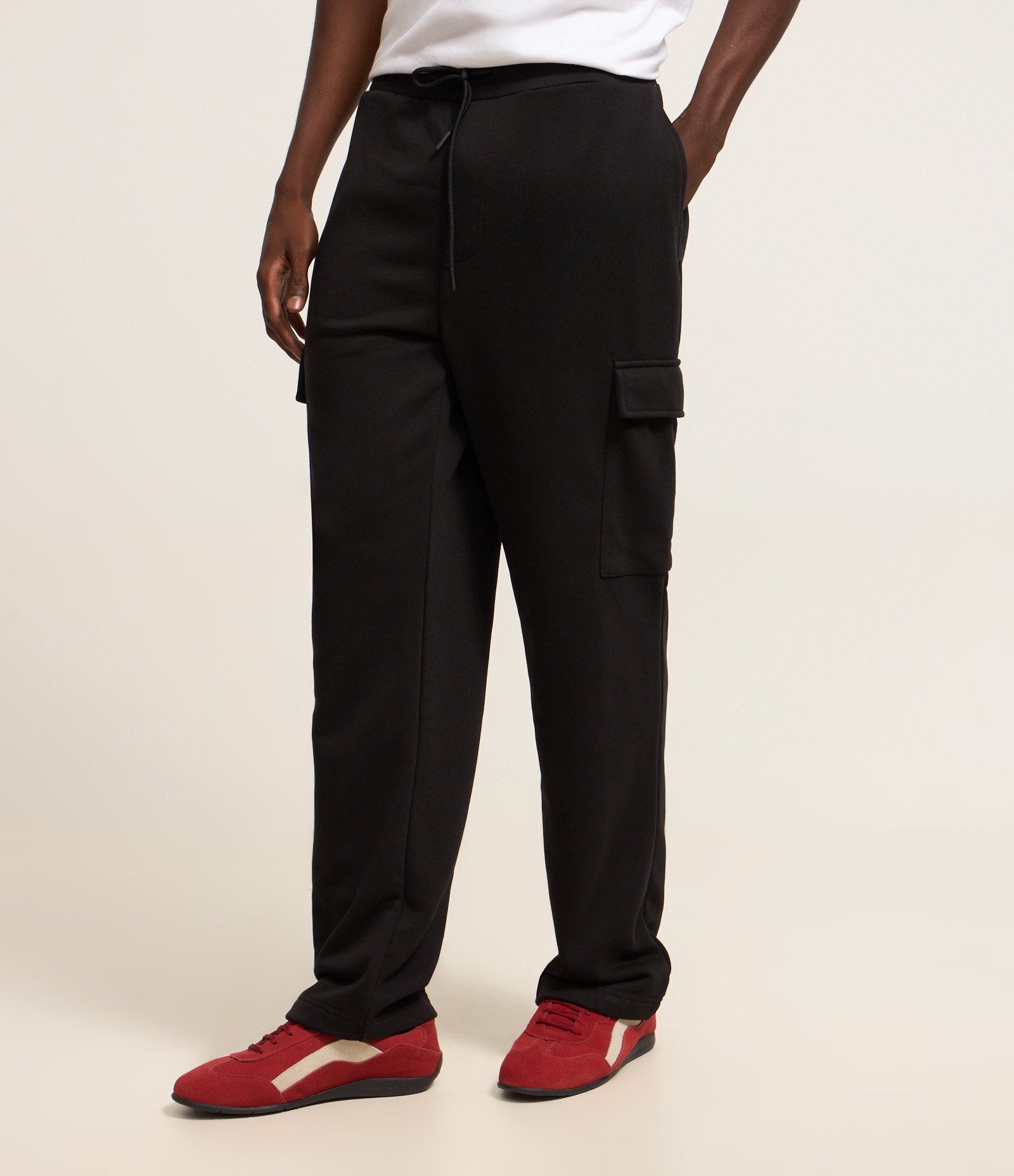 Calça Baggy em Moletom com Bolso Cargo Preto 2