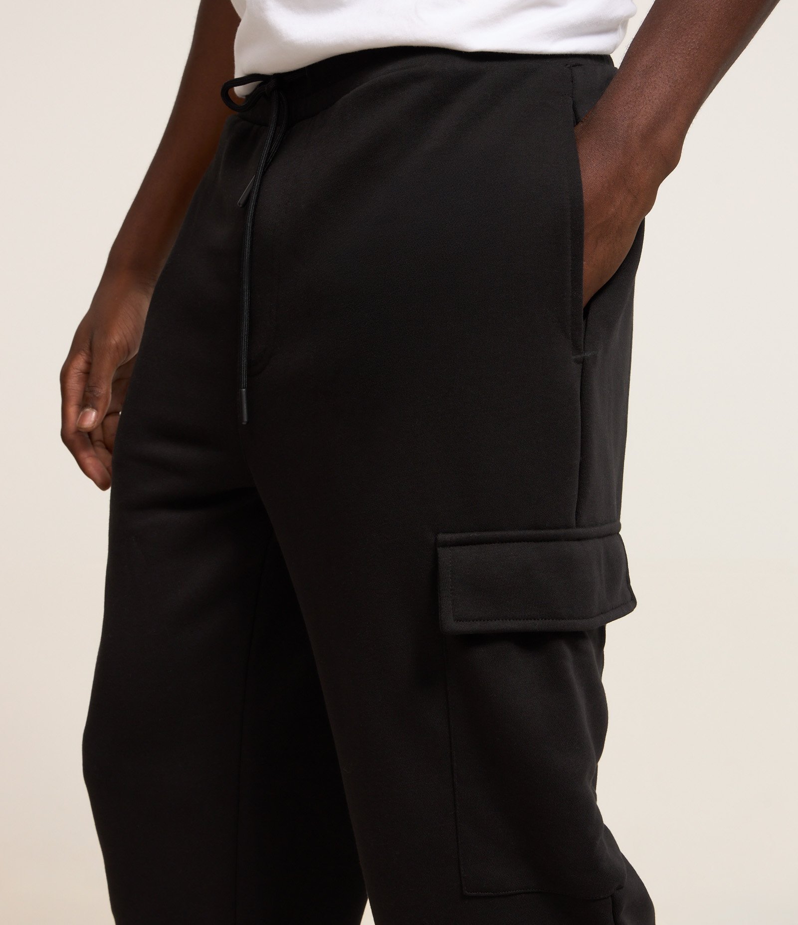 Calça Baggy em Moletom com Bolso Cargo Preto 4
