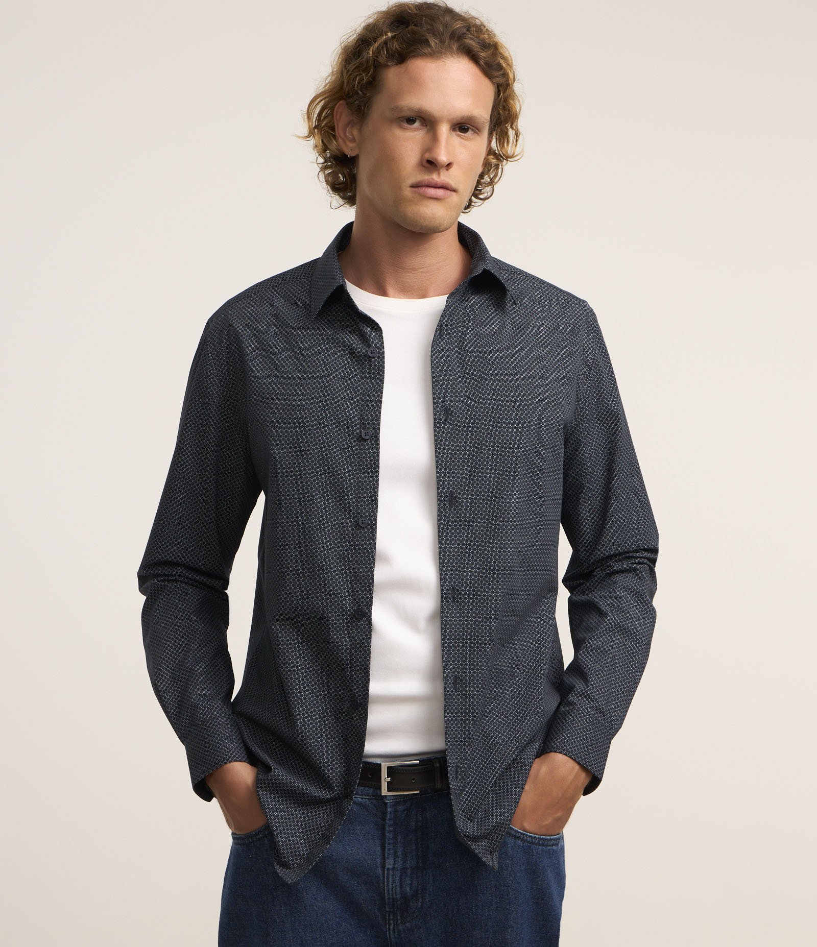 Camisa Regular em Tricoline com Estampa de Mini Print Azul Marinho 1