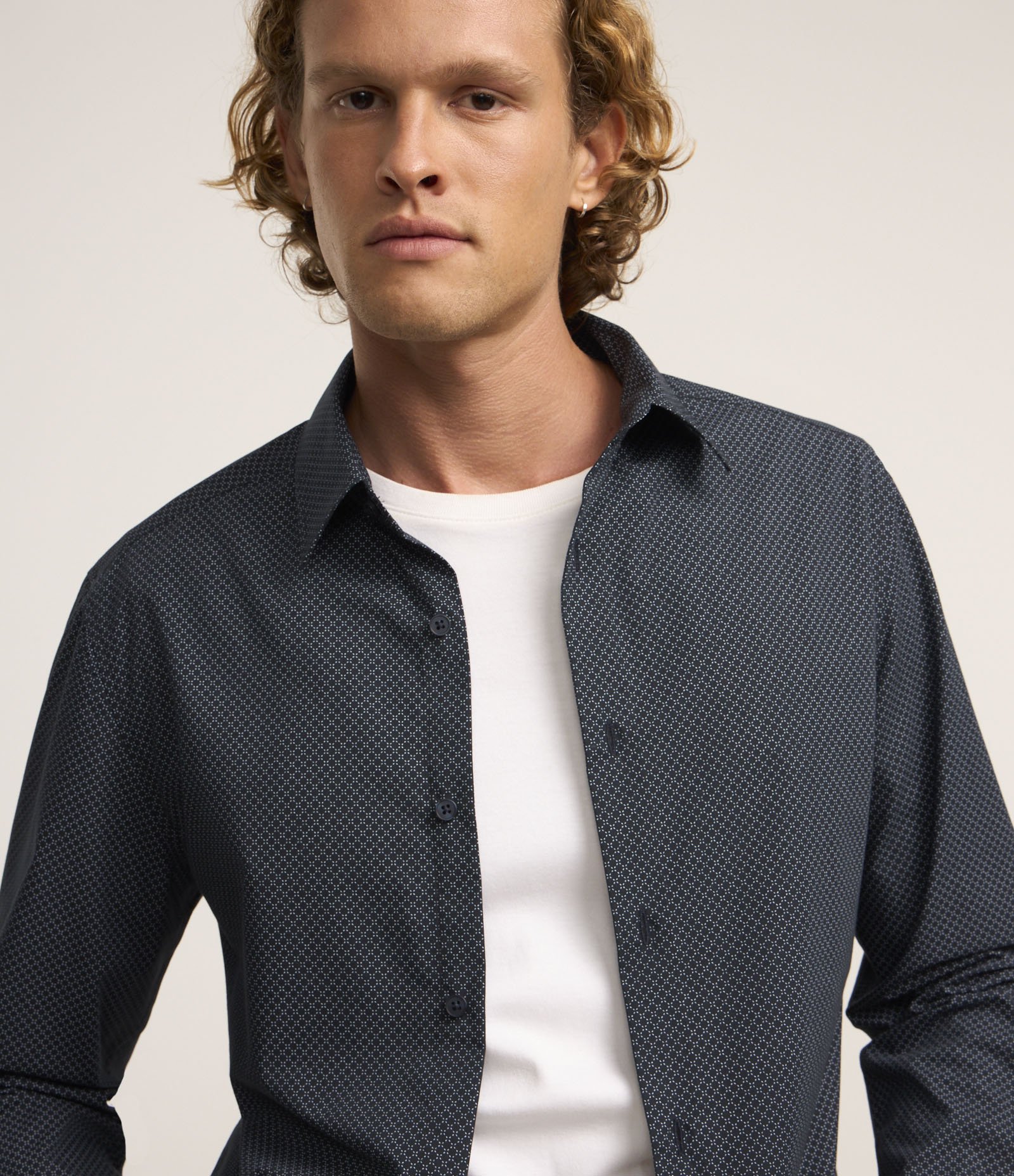 Camisa Regular em Tricoline com Estampa de Mini Print Azul Marinho 3