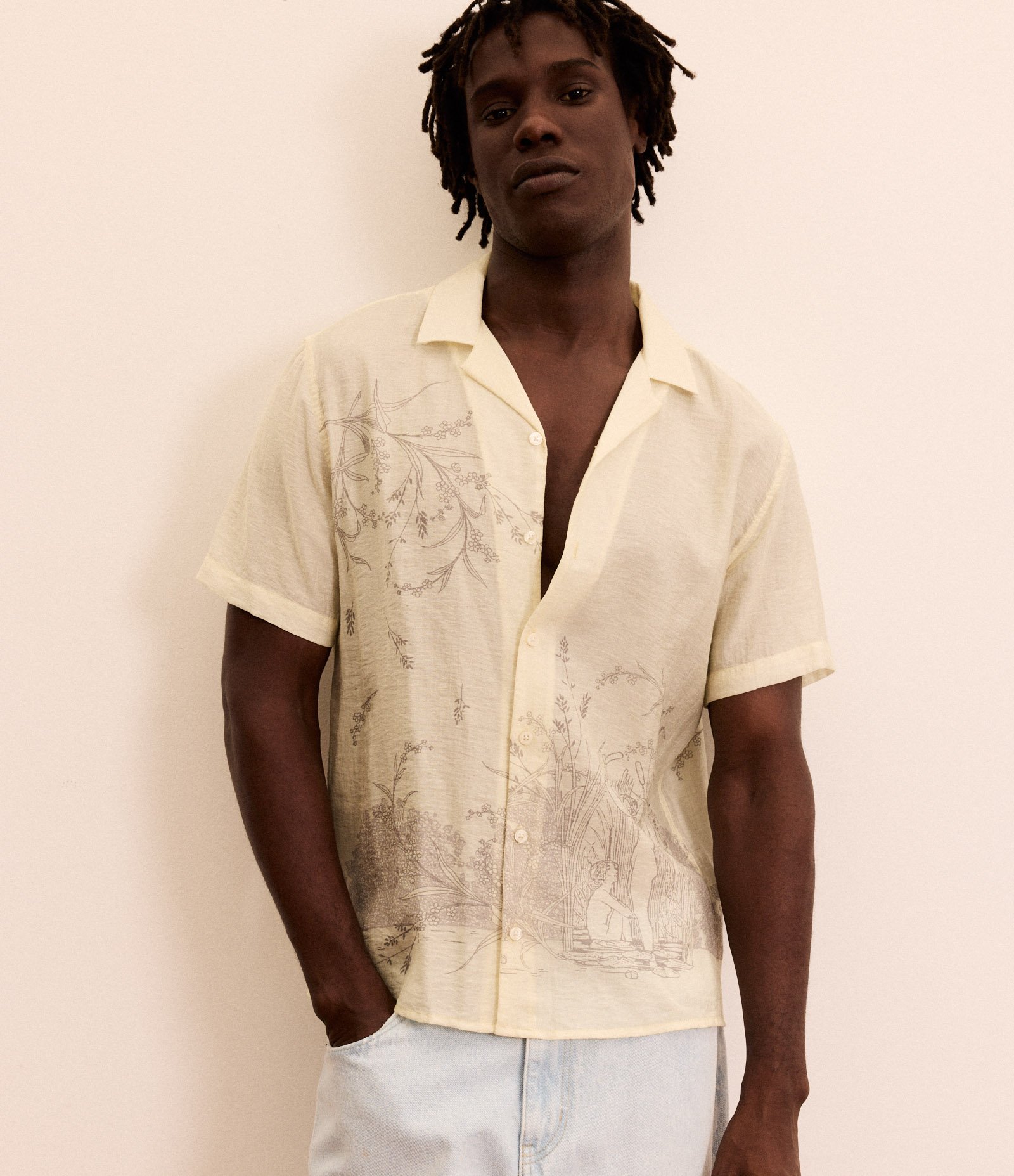 Camisa Boxy com Liocel e Estampa Arte Floral Bege 1