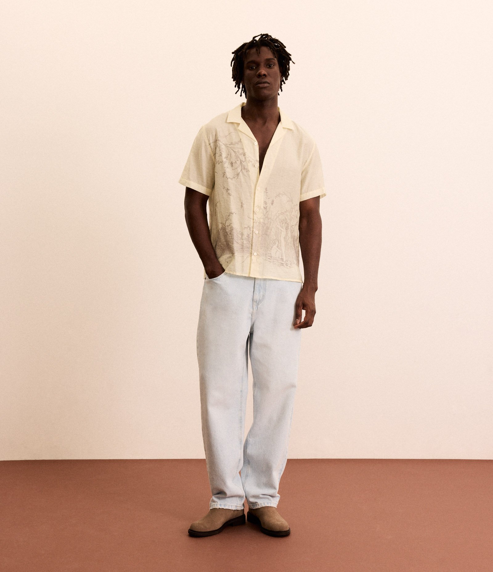 Camisa Boxy com Liocel e Estampa Arte Floral Bege 2