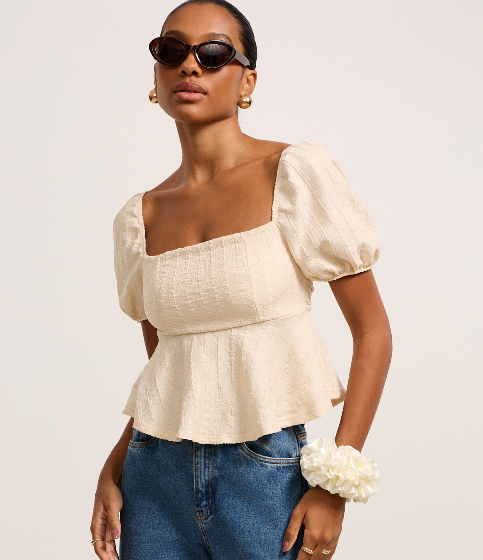 Blusa Texturizada com Manga Bufante e Amarração nas Costas Cru 1