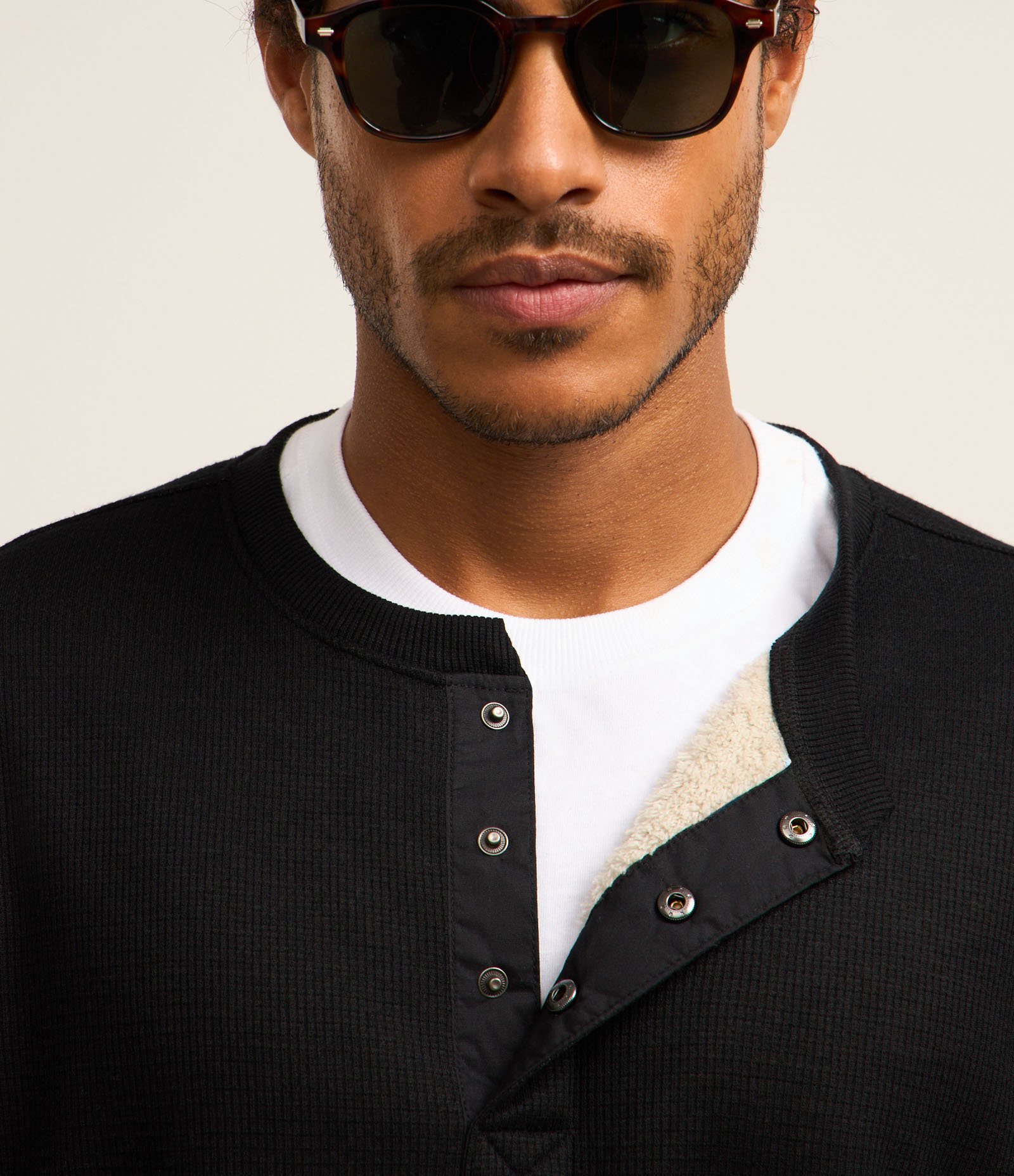 Suéter com Sherpa Interna e Gola Padre Preto 3