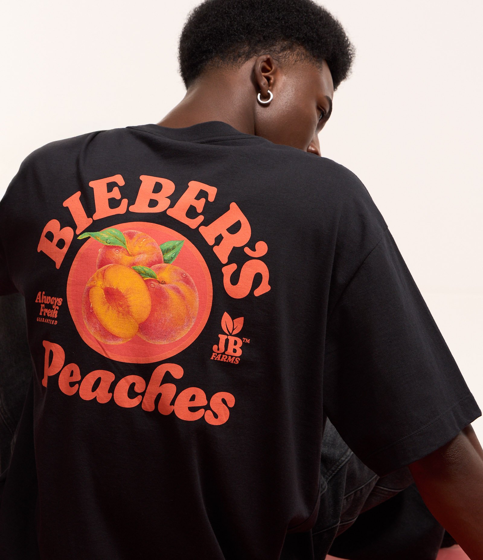 Camiseta Boxy em Algodão com Estampa Justin Bieber Peaches Preto 1