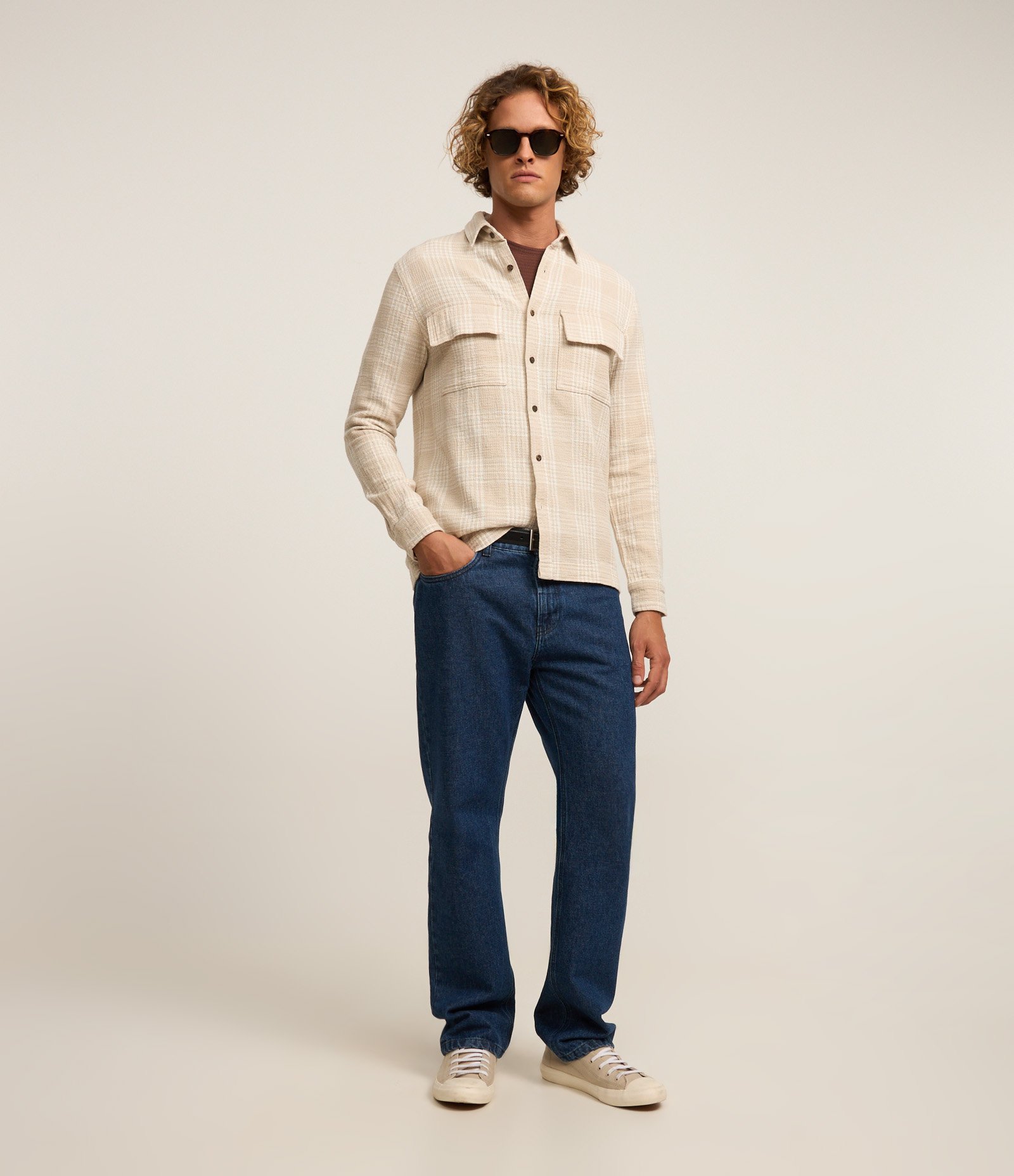 Camisa com Bolso Cargo e Textura com Estampa Xadrez Bege 2