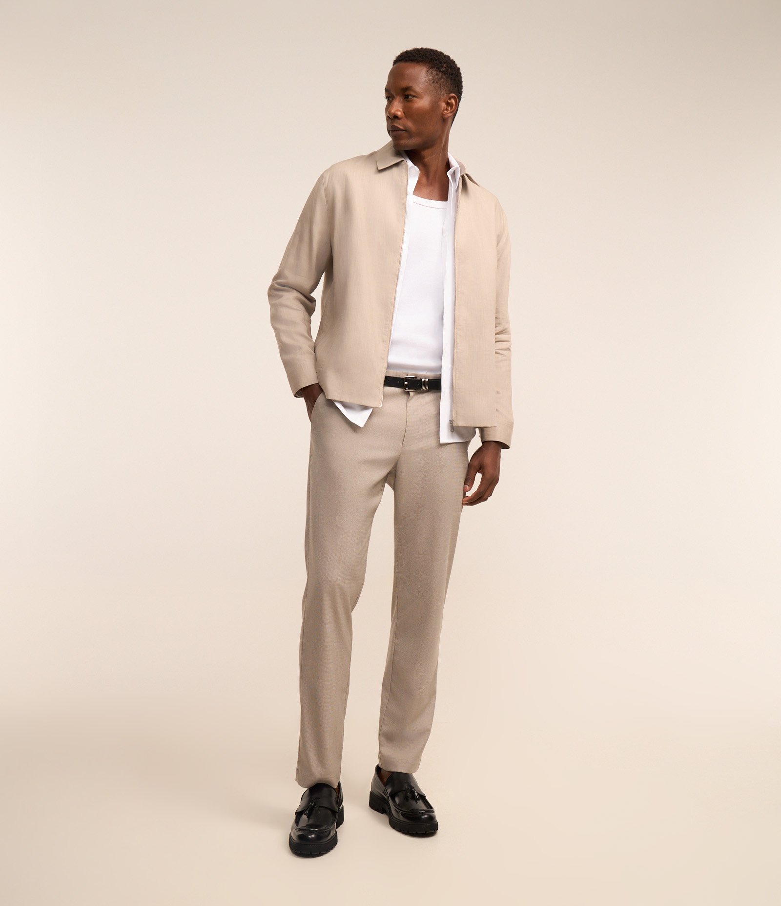 Jaqueta em Liocel e Linho com Fechamento por Zíper Bege 4