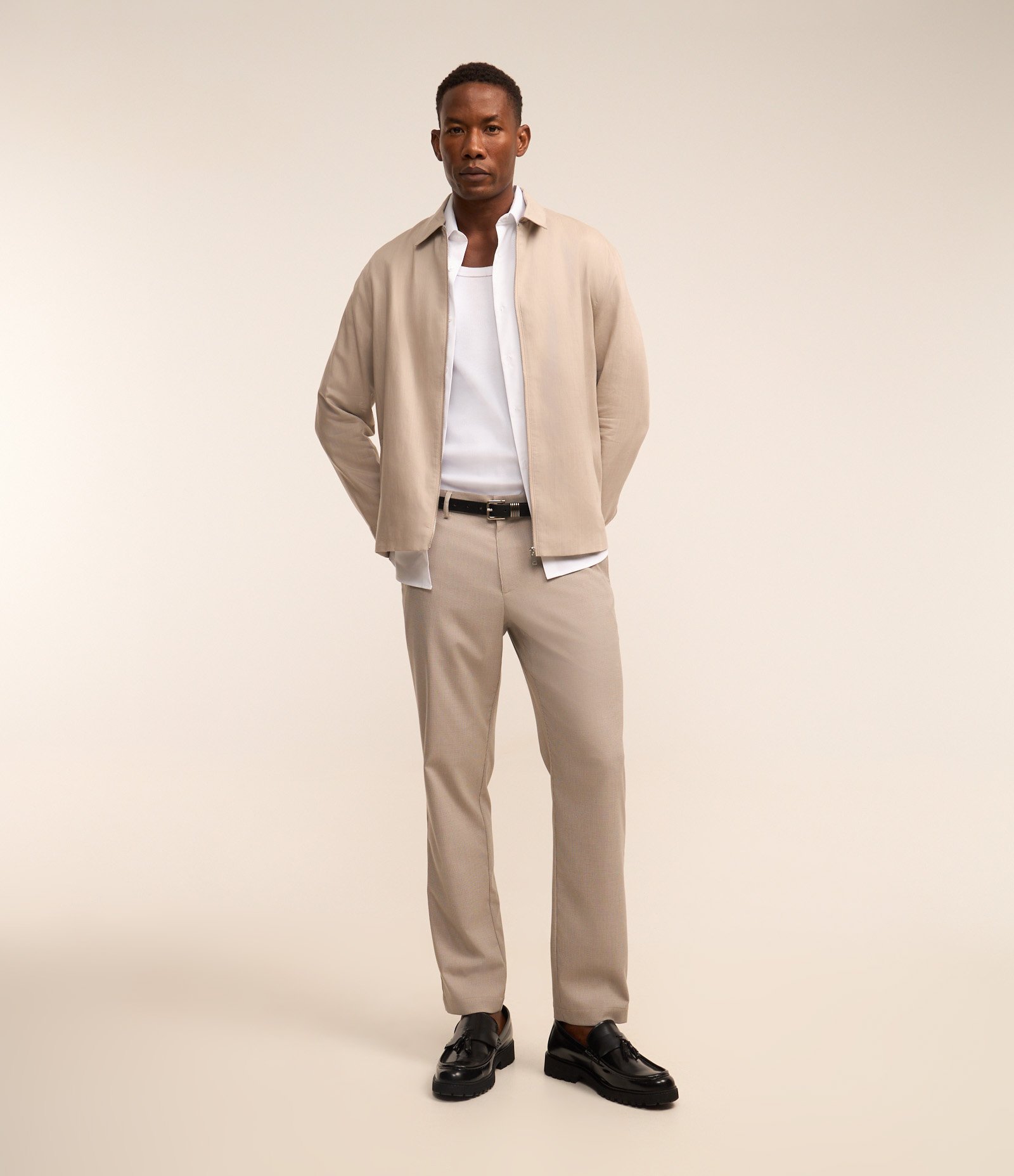 Jaqueta em Liocel e Linho com Fechamento por Zíper Bege 7