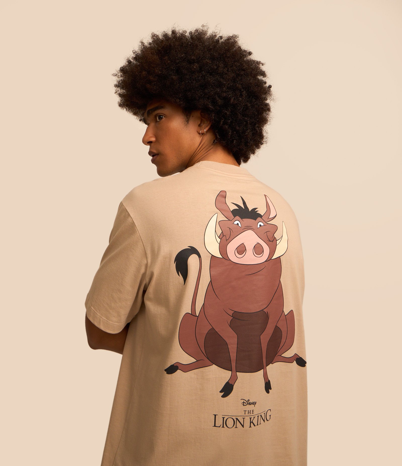 Camiseta Comfort em Algodão com Estampa do Pumba Bege 1