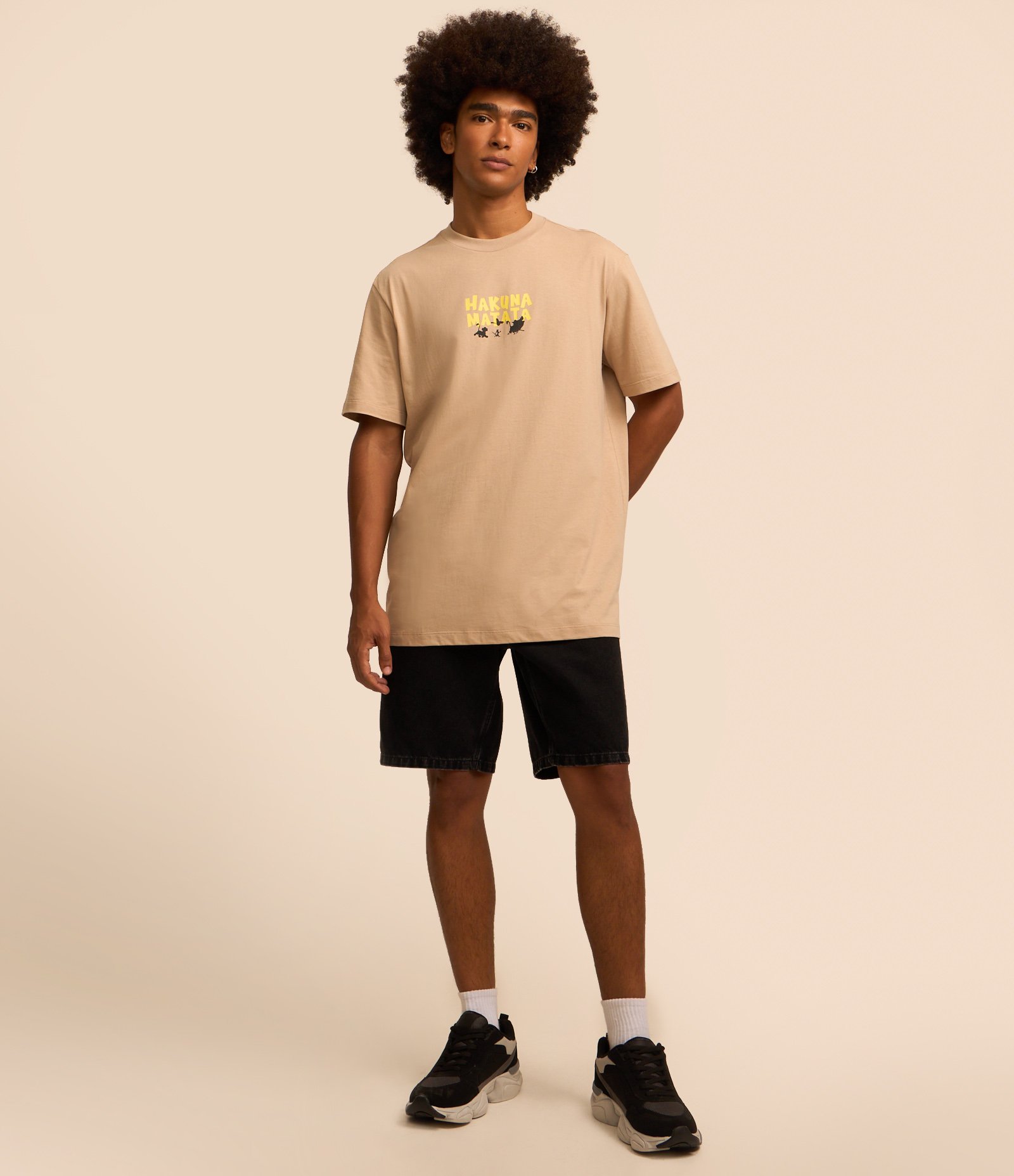 Camiseta Comfort em Algodão com Estampa do Pumba Bege 2