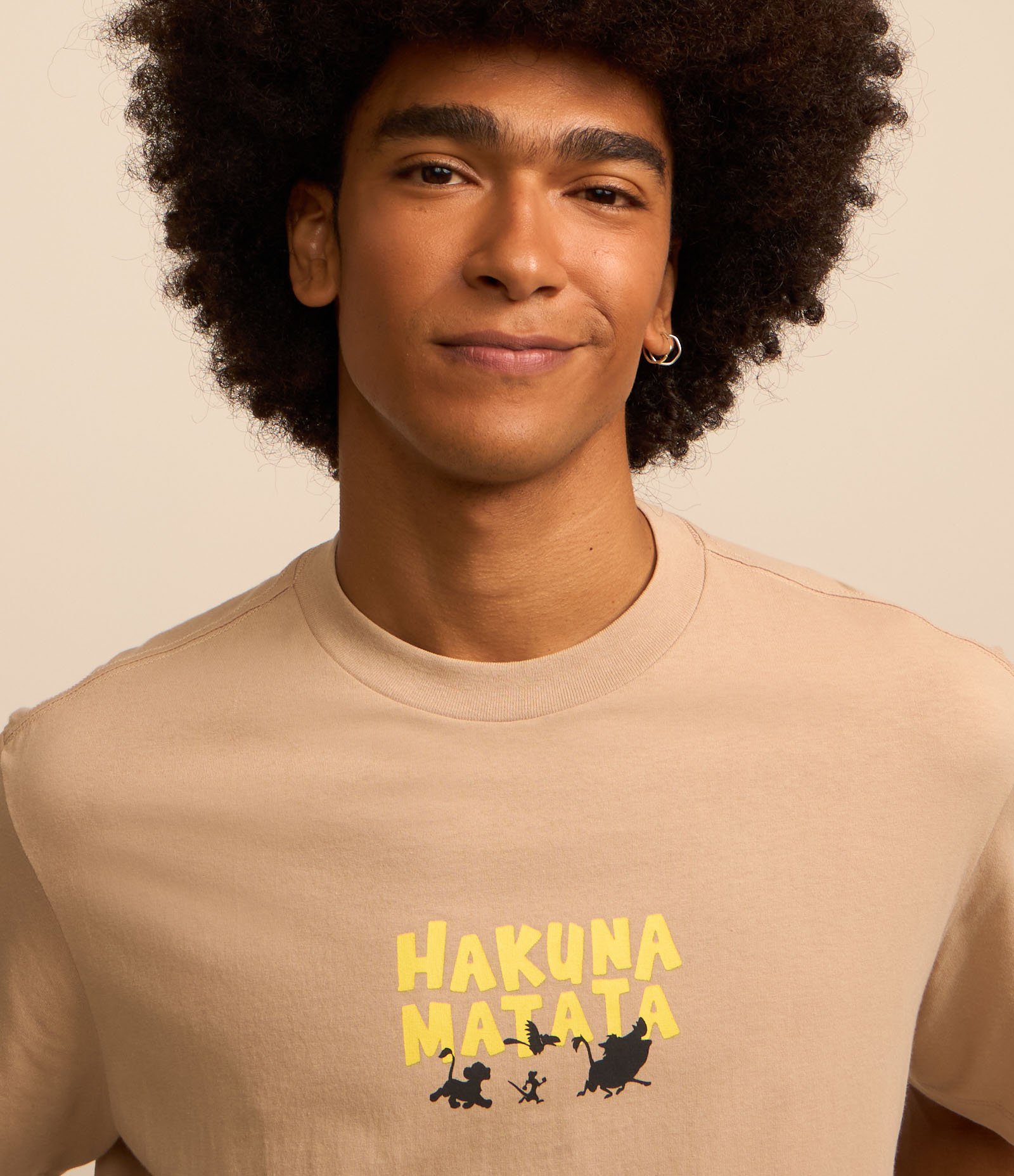 Camiseta Comfort em Algodão com Estampa do Pumba Bege 4