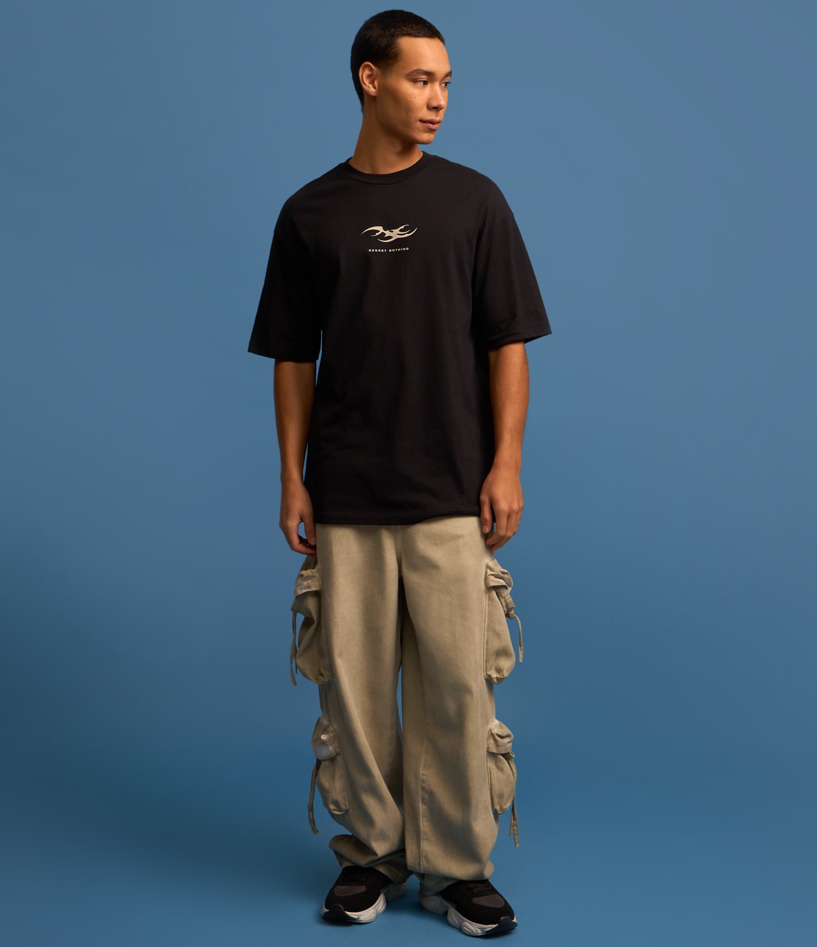 Camiseta Relaxed em Algodão com Estampa Lettering Preto 2