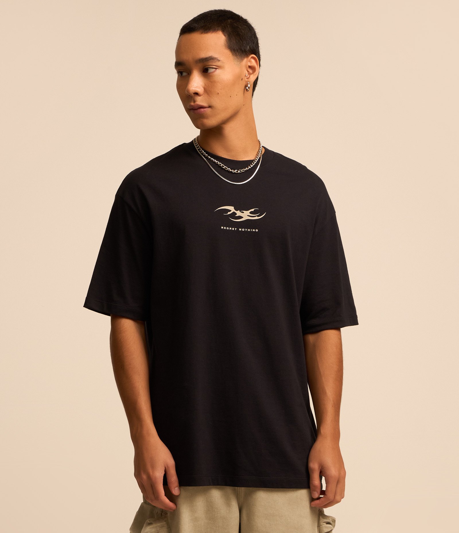 Camiseta Relaxed em Algodão com Estampa Lettering Preto 5