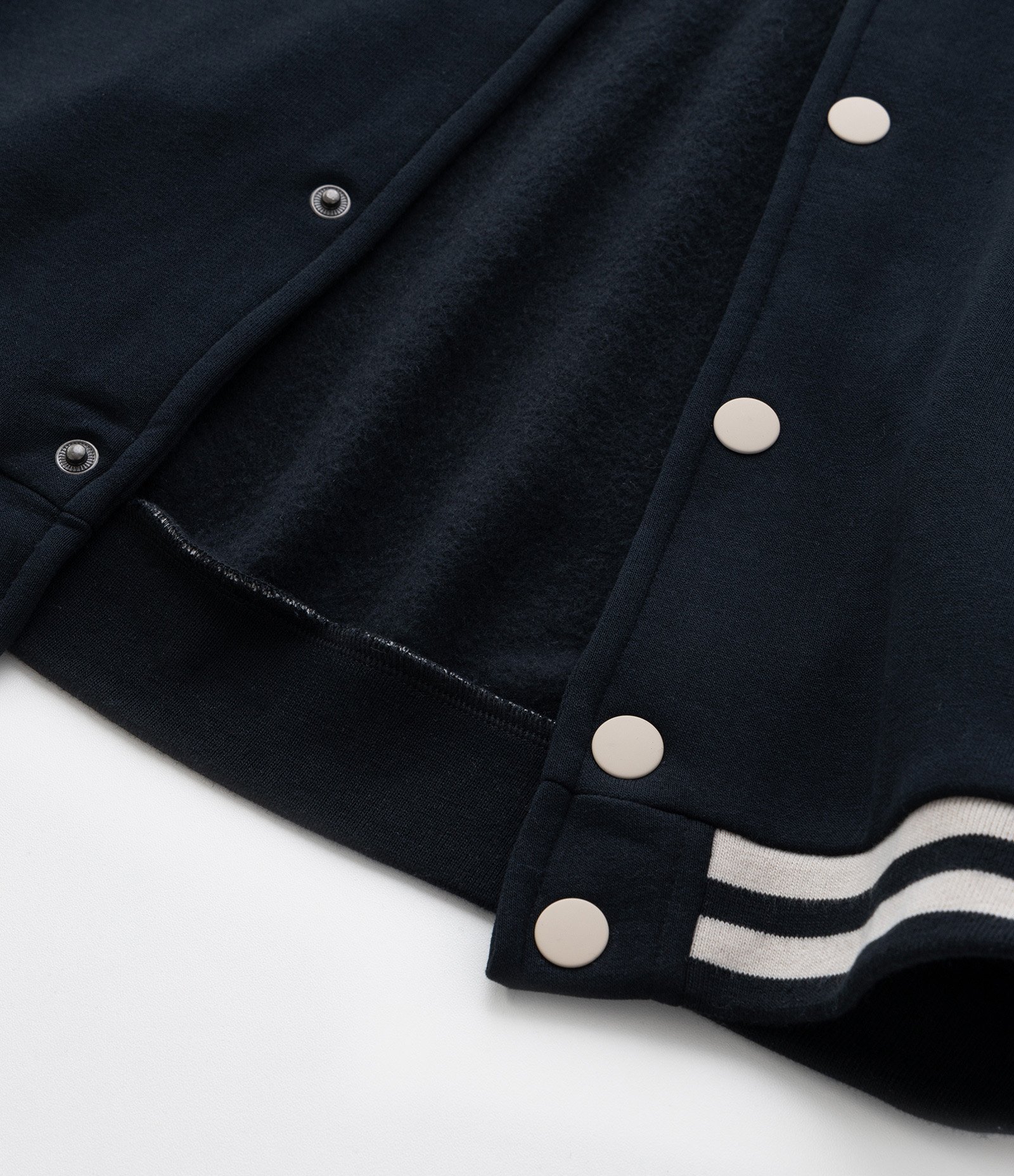 Jaqueta Bomber Infantil com Recortes Contrastante - Tam 5 a 14 Anos Preto 3