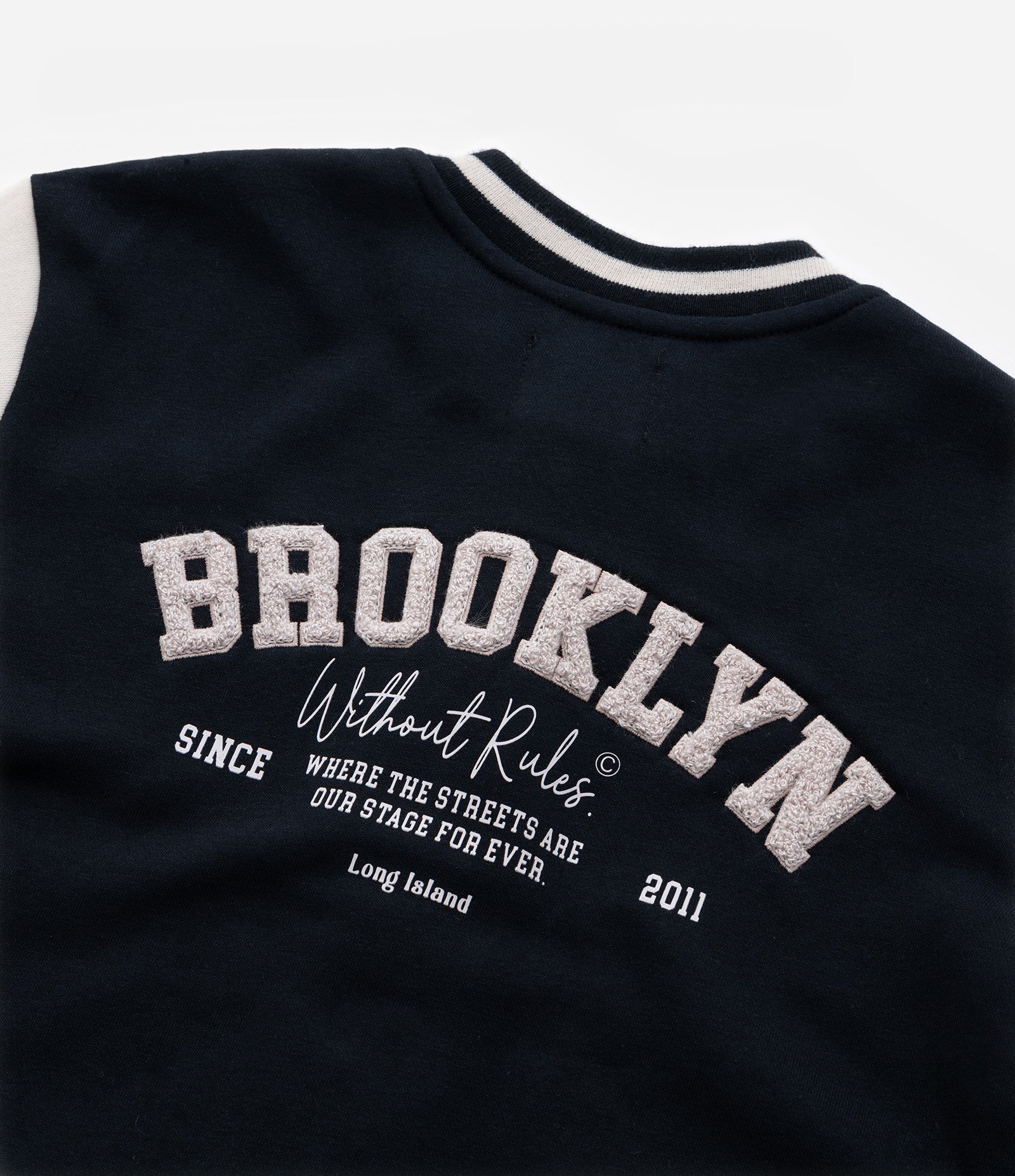 Jaqueta Bomber Infantil com Recortes Contrastante - Tam 5 a 14 Anos Preto 4