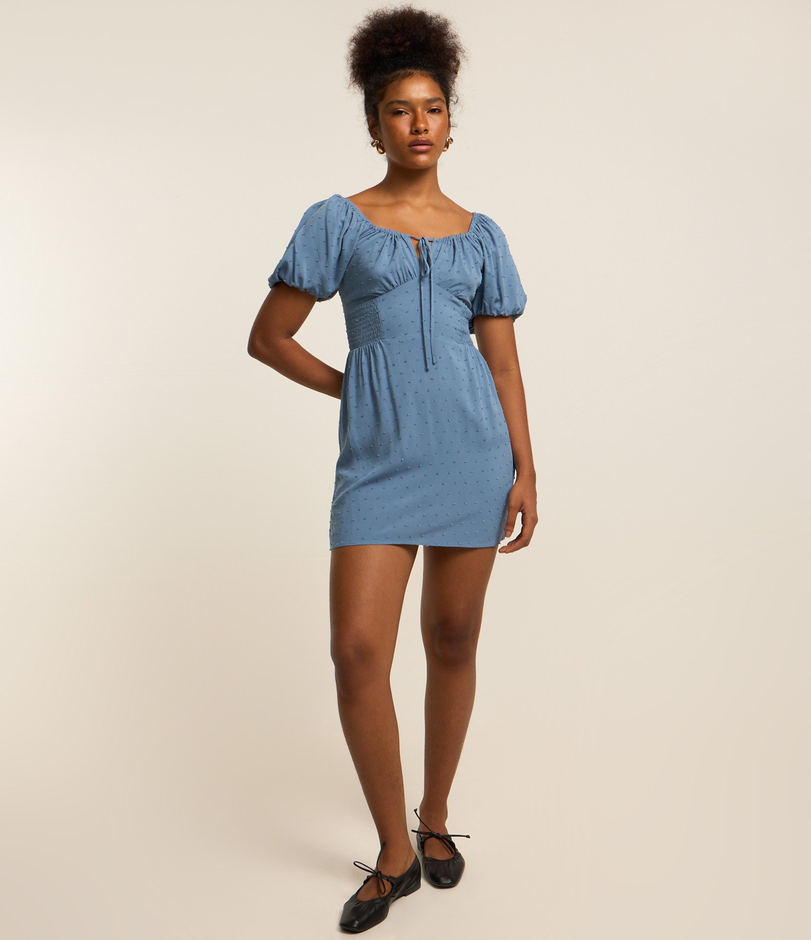 Vestido Evasê em Viscose Texturizada com Lastex e Amarração no Busto Azul 2