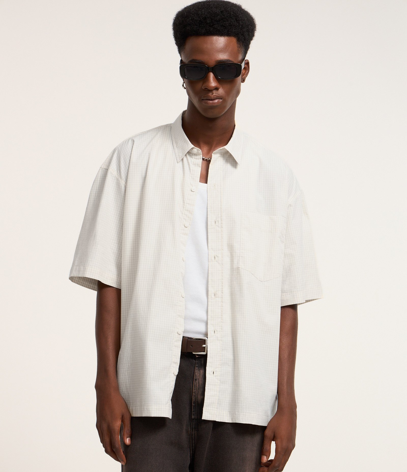 Camisa Overboxy em Tricoline com Estampa Xadrez e Bolso Off White 1