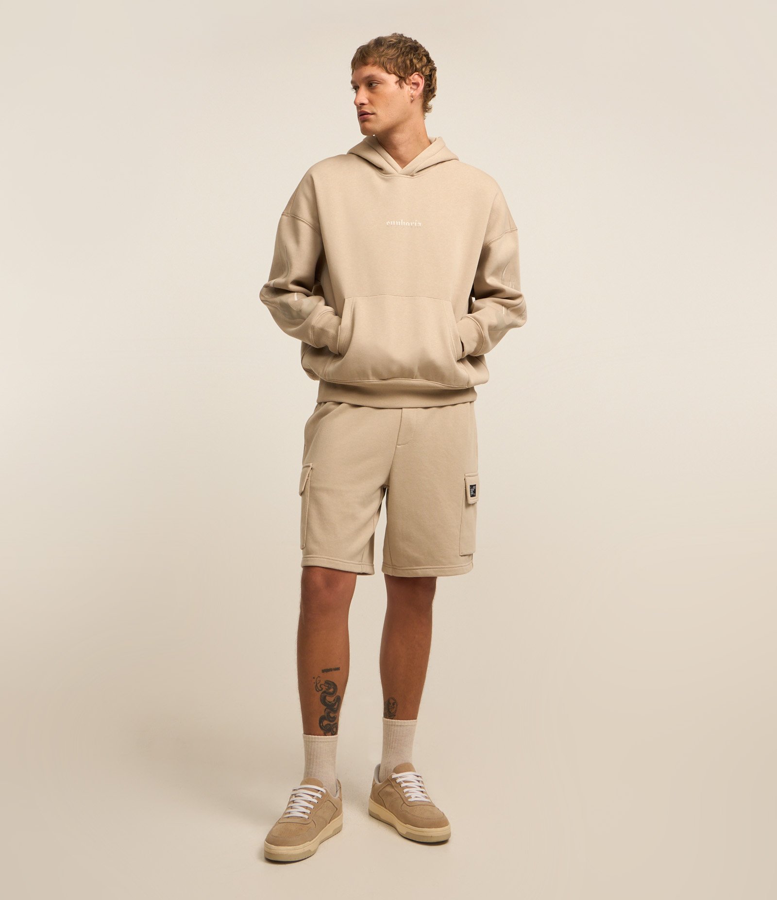 Casaco em Moletom com Estampa de Chamas Lateral Bege 2