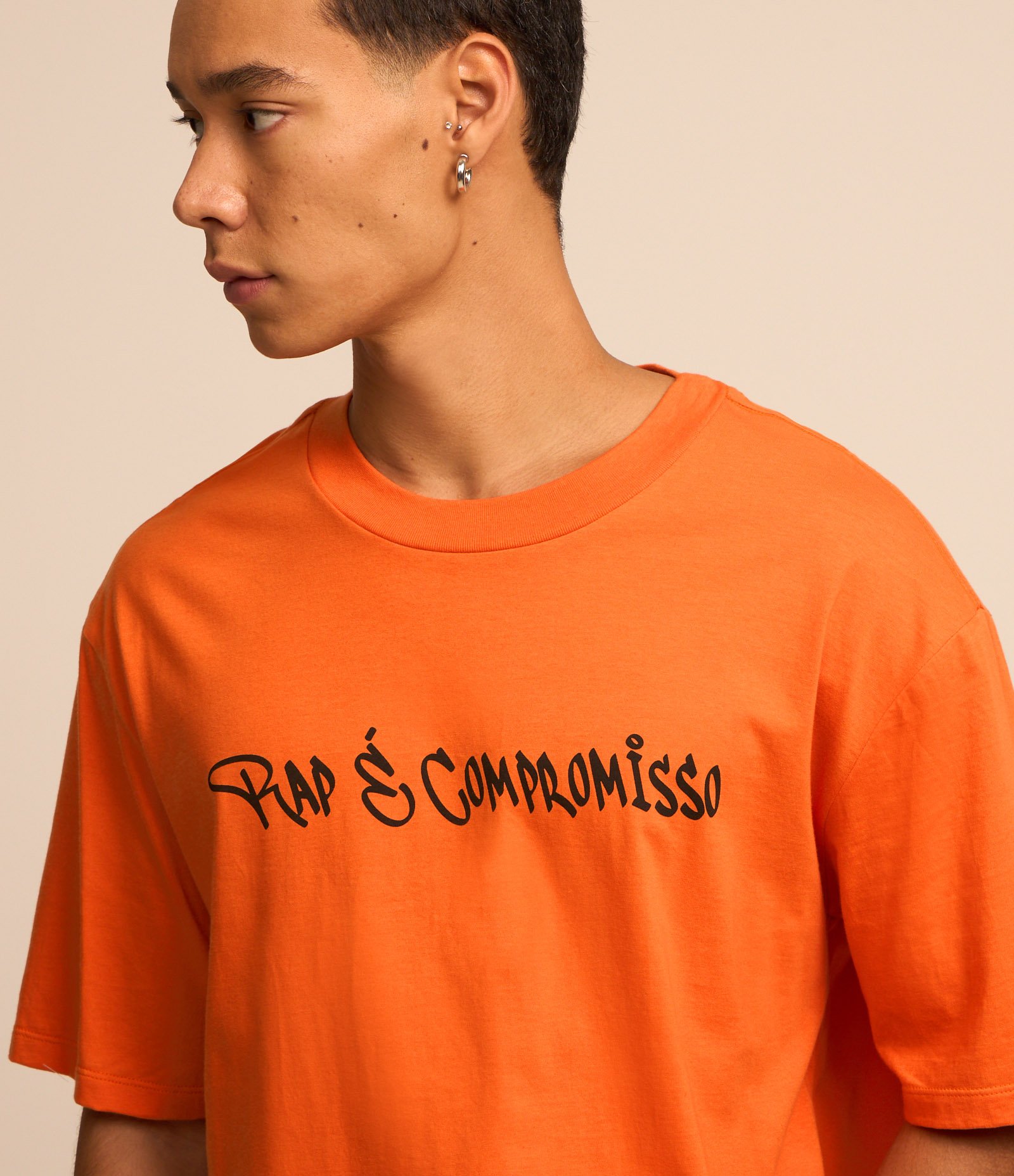 Camiseta Relaxed em Algodão com Estampa Sabotage Laranja 4