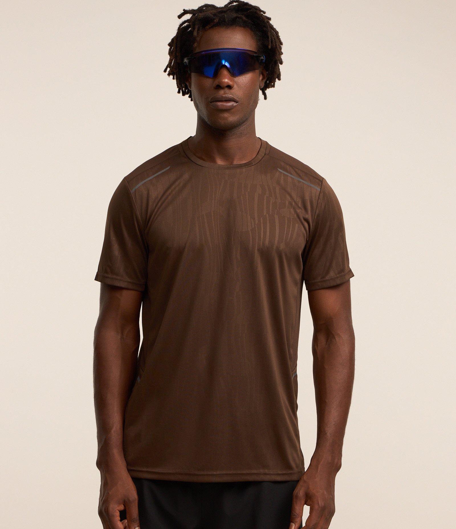 Camiseta Esportiva Tecnologia Dry com Estampa Heat Print Marrom Escuro 1