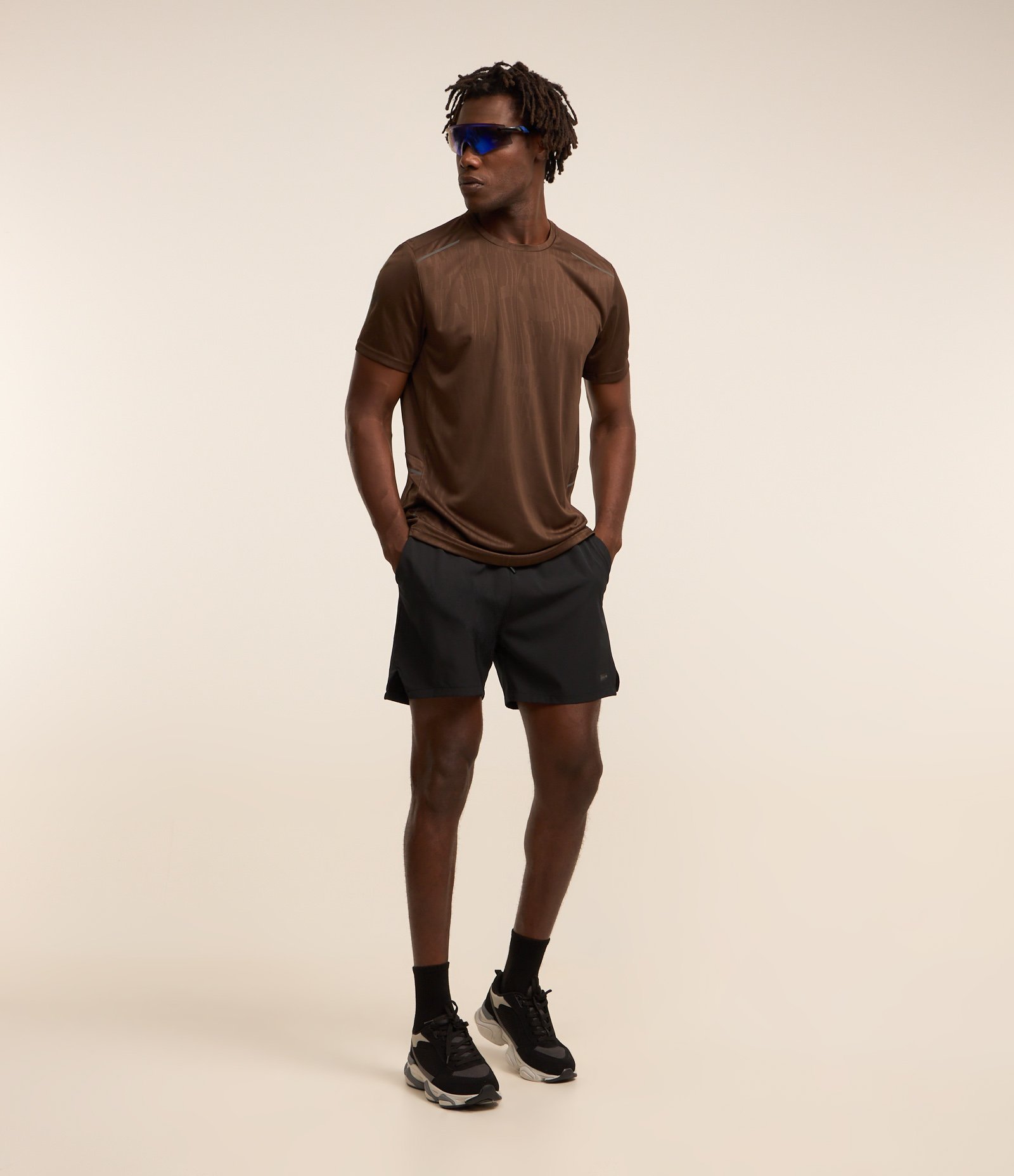 Camiseta Esportiva Tecnologia Dry com Estampa Heat Print Marrom Escuro 2