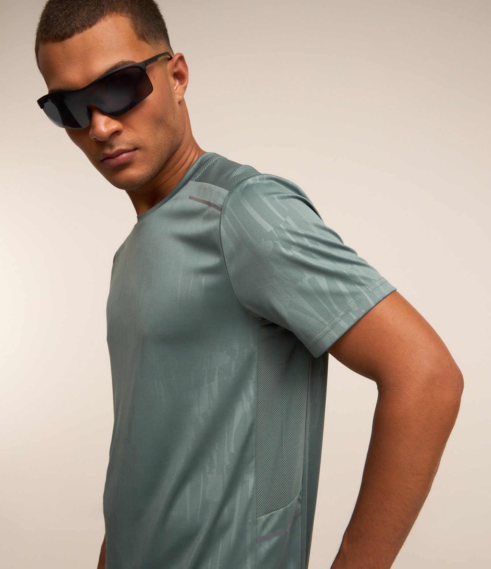 Camiseta Esportiva Tecnologia Dry com Estampa Heat Print Verde 3