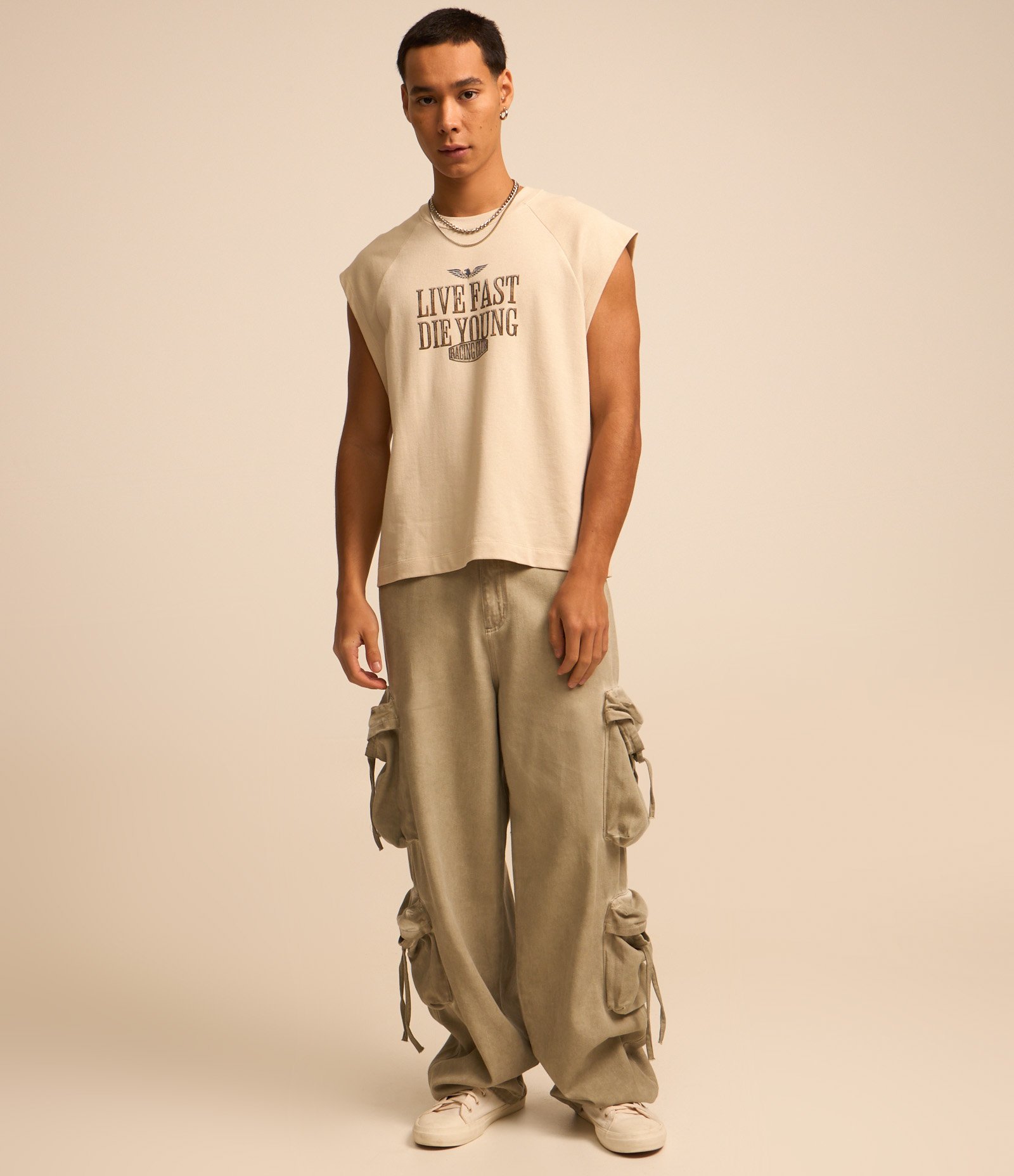 Regata Boxy em Algodão com Estampa Live Fast Die Young Bege 2