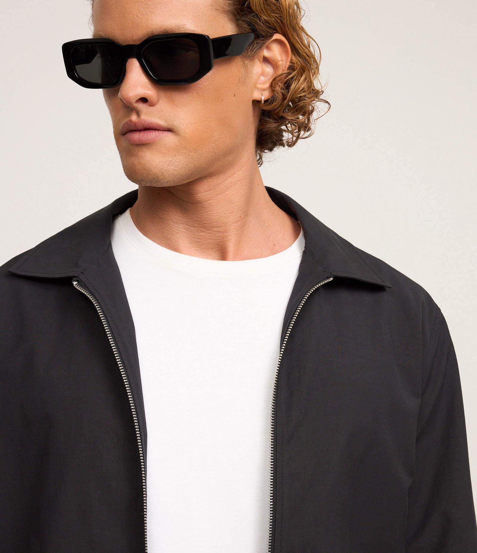 Jaqueta em Sarja Gola Colarinho com Detalhe Franzido na Barra 5